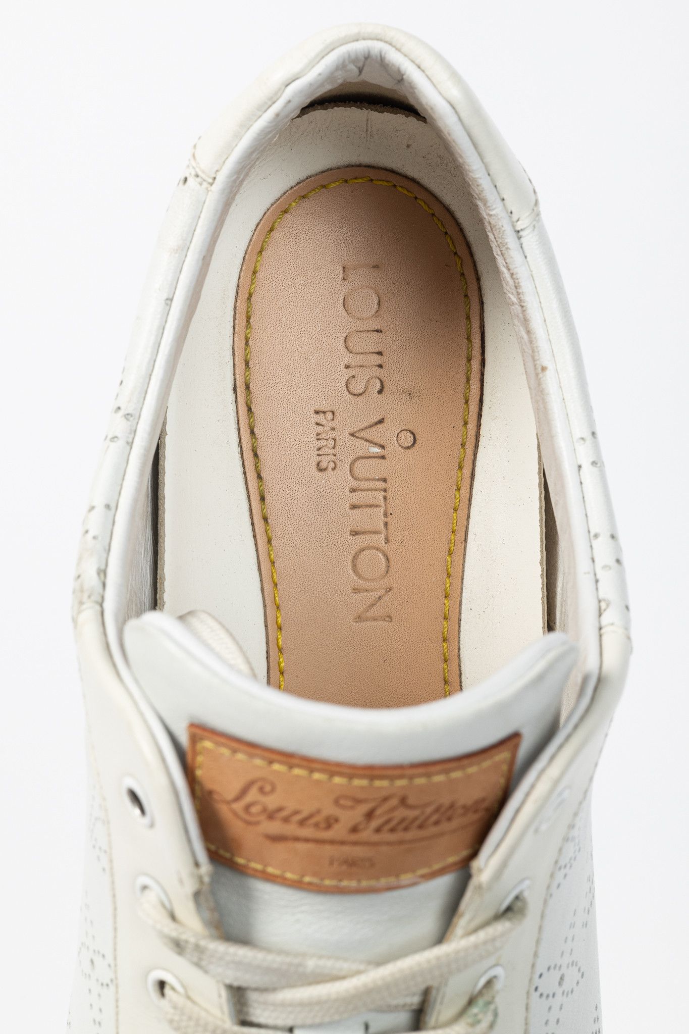 Louis Vuitton Louis Vuitton Mahina Perforated Monogram Leather Sneakers Size US 8.5 / IT 38.5 - 9 Thumbnail