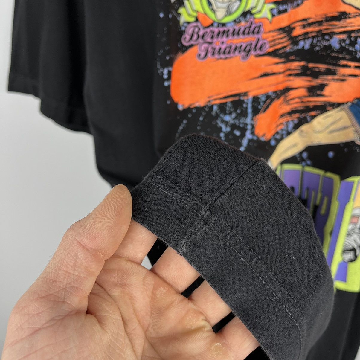 NBA Vintage Bermuda Triangle Basketbill y2k NBA tee 1990 Size US XL / EU 56 / 4 - 11 Thumbnail