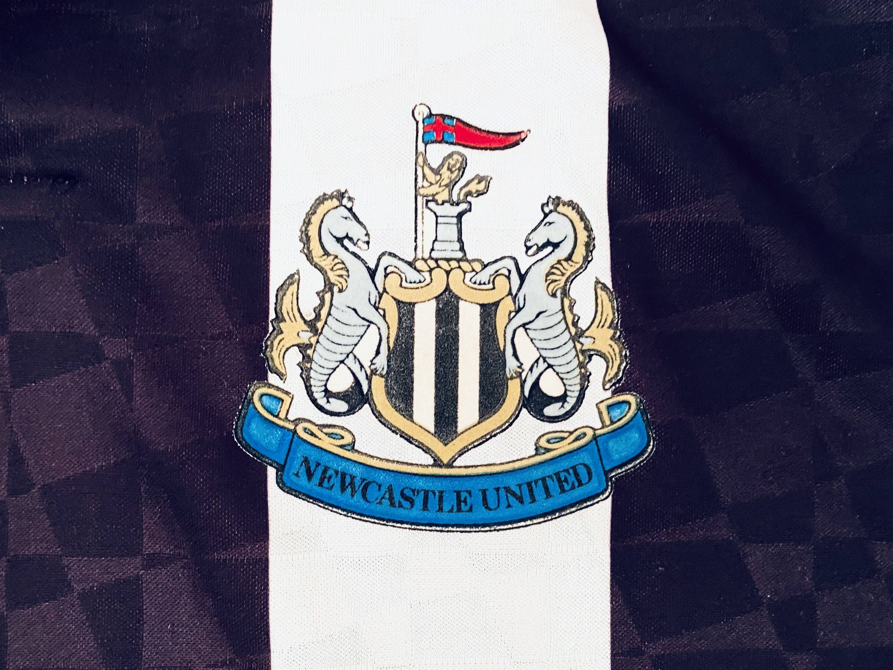 Umbro Newcastle United Home Football Shirt 1990 - 1991 - 1992 Size US XL / EU 56 / 4 - 7 Thumbnail