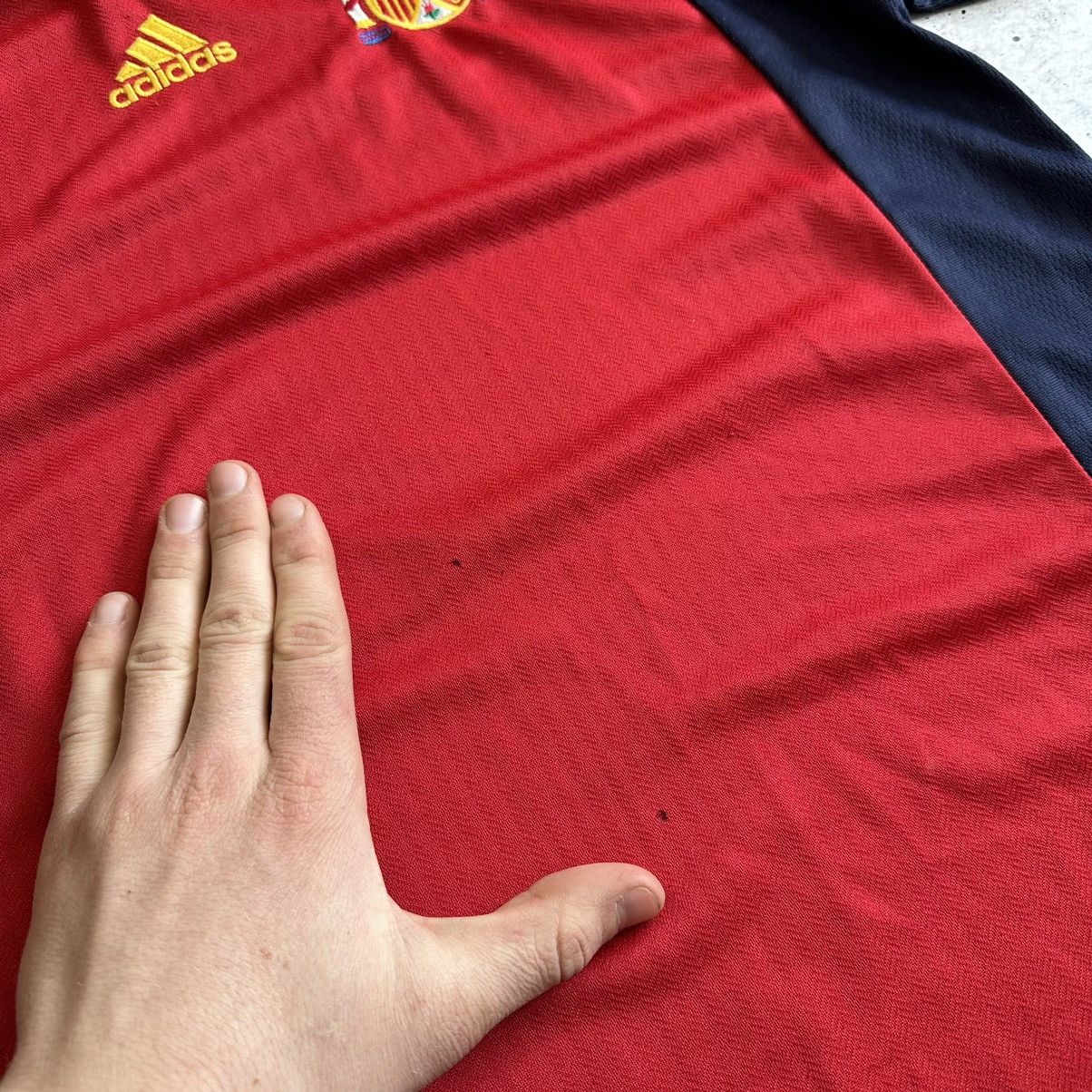 Vintage Vintage Adidas Spain 1998 Home Football Shirt Soccer Jersey Size US L / EU 52-54 / 3 - 6 Thumbnail