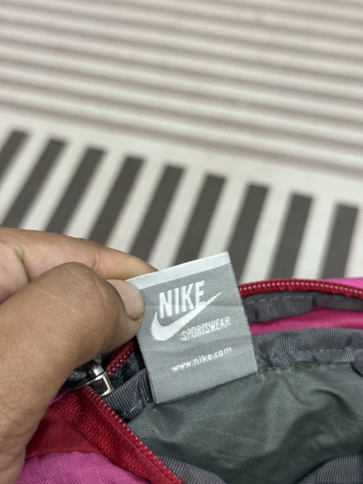 Nike 🔥🔥🔥ARCHIVE NIKE CROSSBODY BAG Size ONE SIZE - 11 Thumbnail