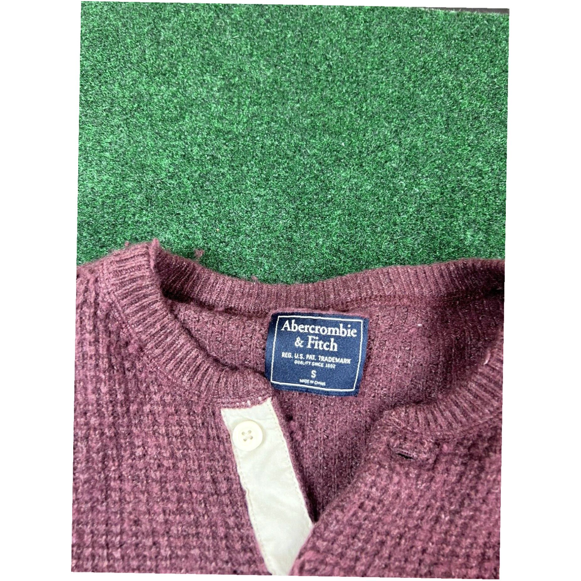 Abercrombie & Fitch Abercrombie & Fitch Shirt Mens Small Dark Red Henley Long Sleeve Logo Size US S / EU 44-46 / 1 - 3 Thumbnail