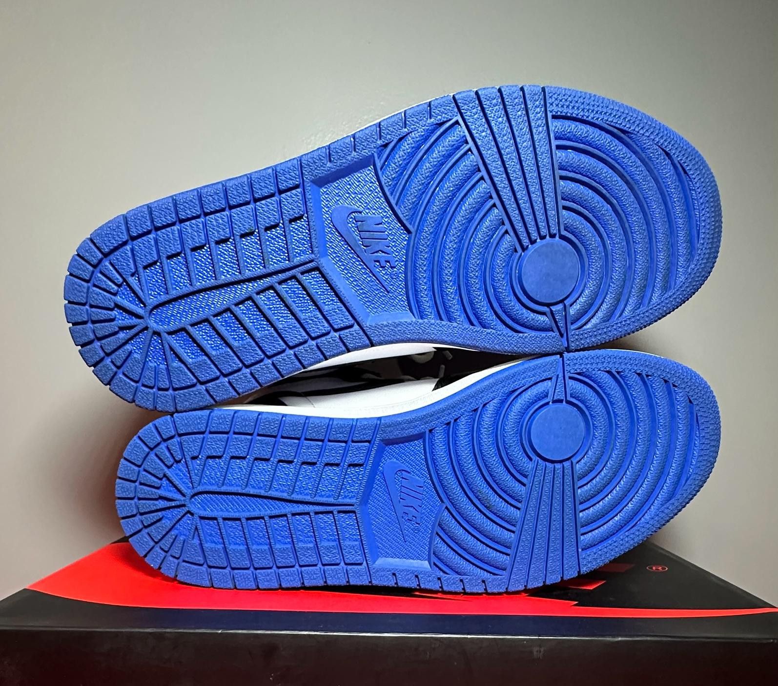 Jordan Brand Size 9 - Jordan 1 Retro OG High Royal Toe Size US 9 / EU 42 - 4 Thumbnail