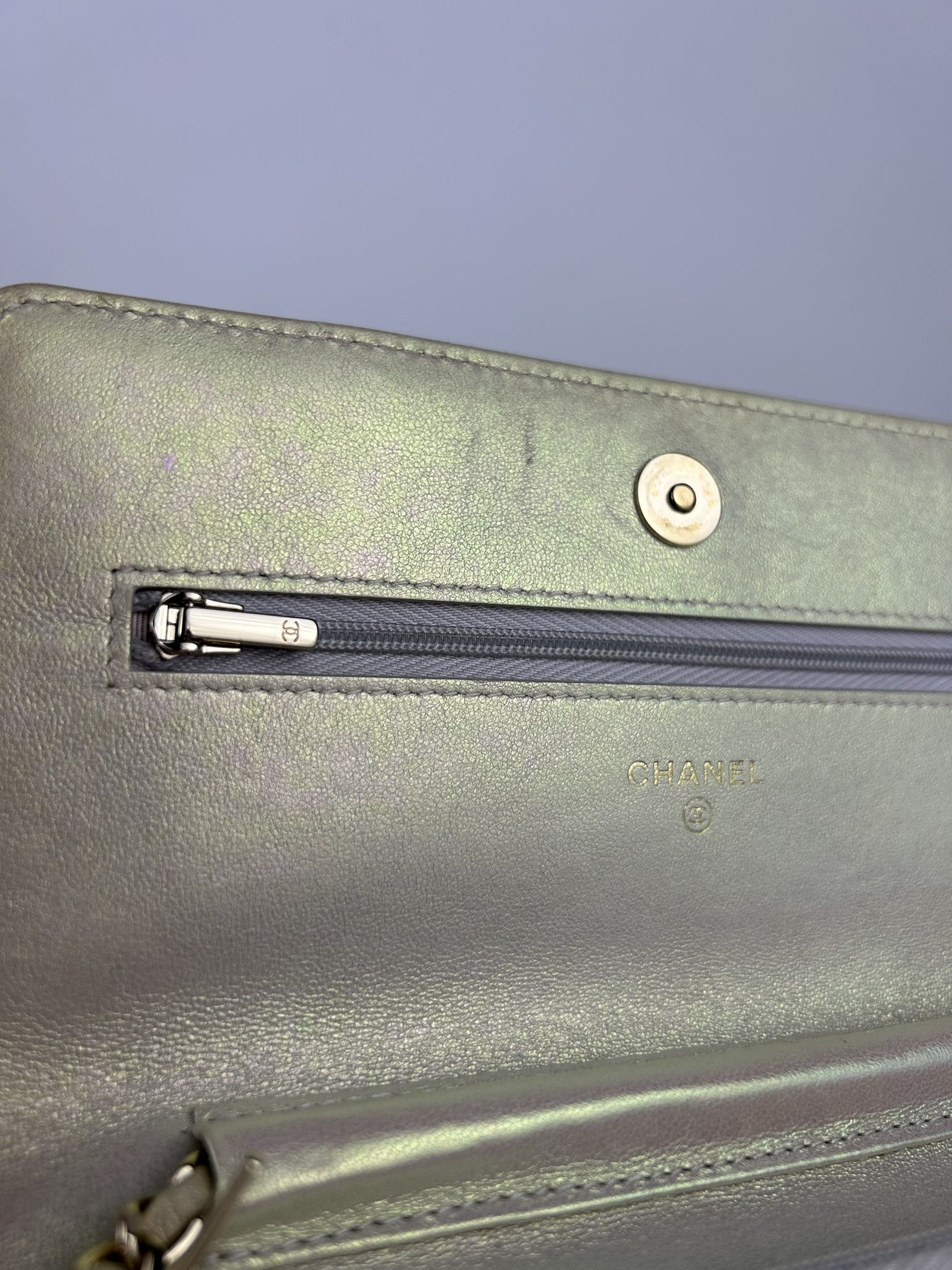 Chanel 2020 Chanel gold metallic matelasse wallet on chain Size ONE SIZE - 17 Thumbnail
