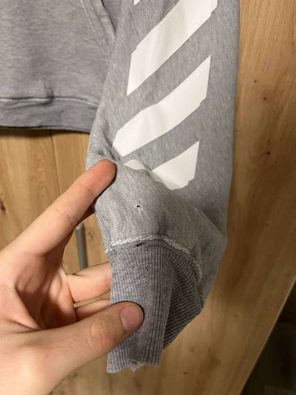 Off-White Off-White Crew Neck Cropped Sweatshirt Stripe Logo 🫆 Size S / US 4 / IT 40 - 7 Thumbnail