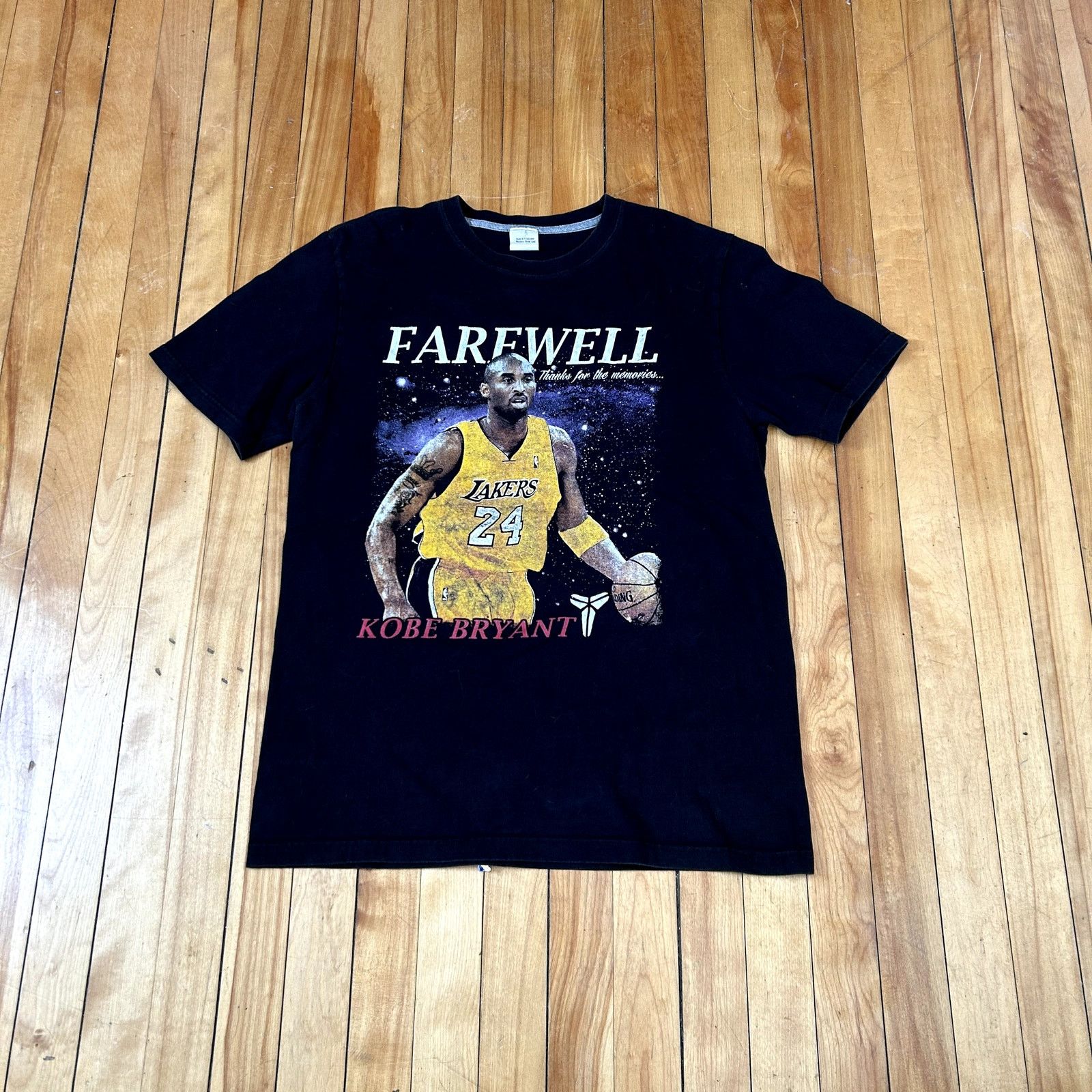 Vintage Kobe Bryant Memorial T-Shirt Rare Medium Size US M / EU 48-50 / 2 - 1 Thumbnail