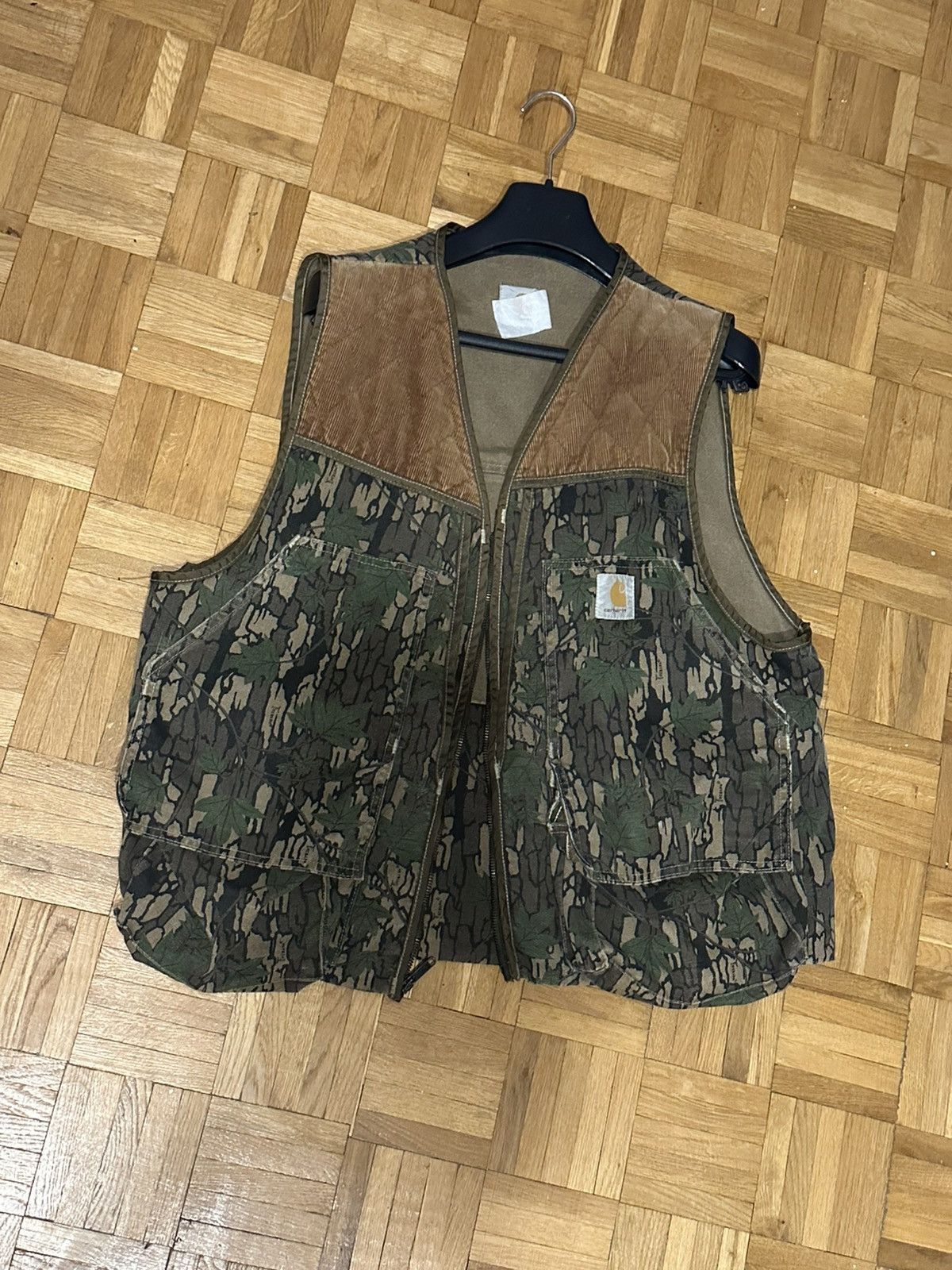 Carhartt camo vest