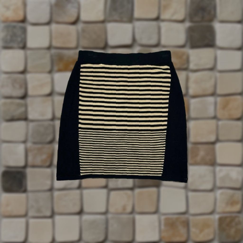 Rag & Bone rag & bone New York Chinchilla Ella Mini Skirt Womens XS Black Rag & Bone Skirt XS Black Modern Mini Casual Annual 90s Fashion? Size 26" / US 2 / IT 38 - 1 Thumbnail