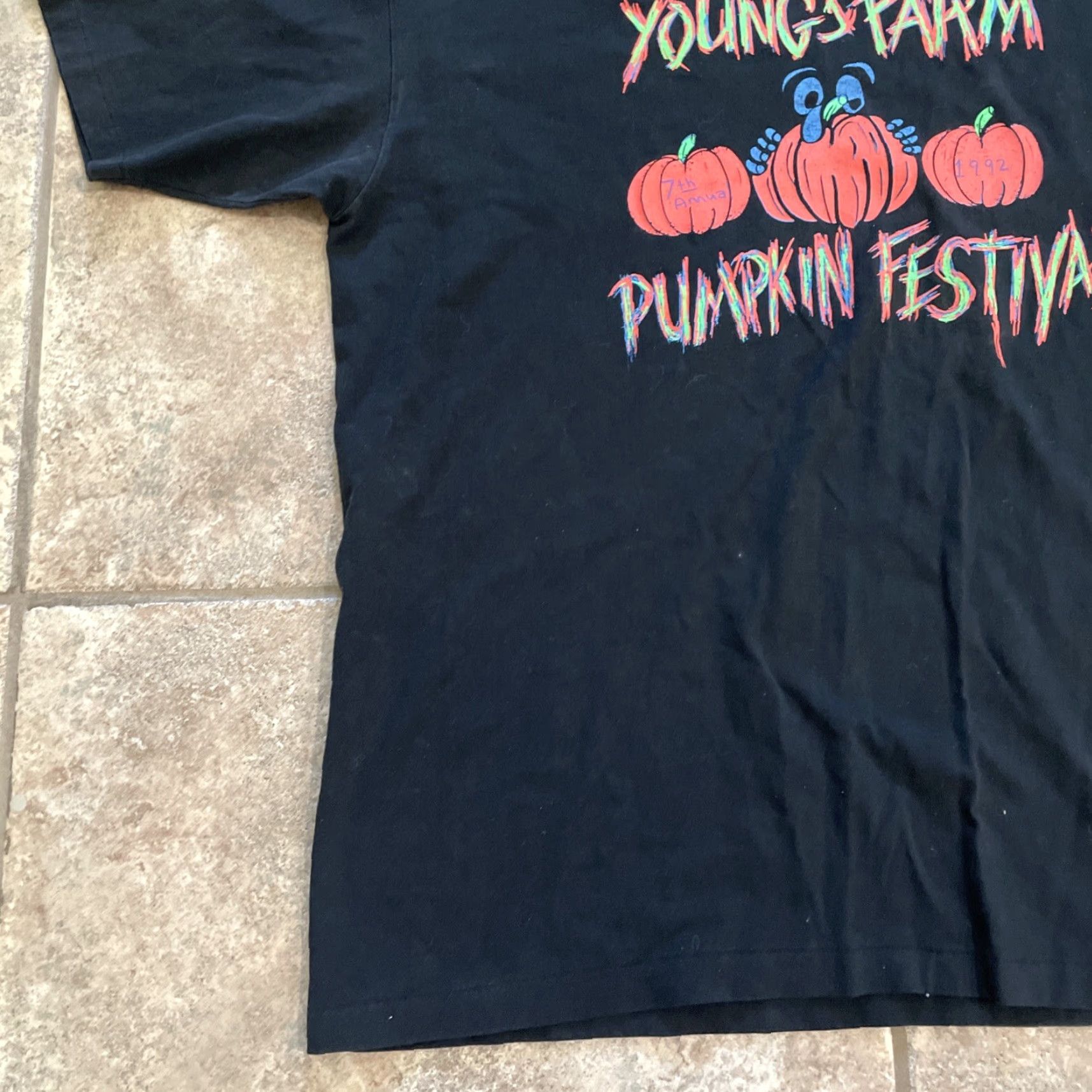Hanes VINTAGE Hanes Single Stitch T-Shirt Mens XL Black Pumpkin Festival 1990s Graphic Tee Mens Overall Size US XL / EU 56 / 4 - 3 Thumbnail