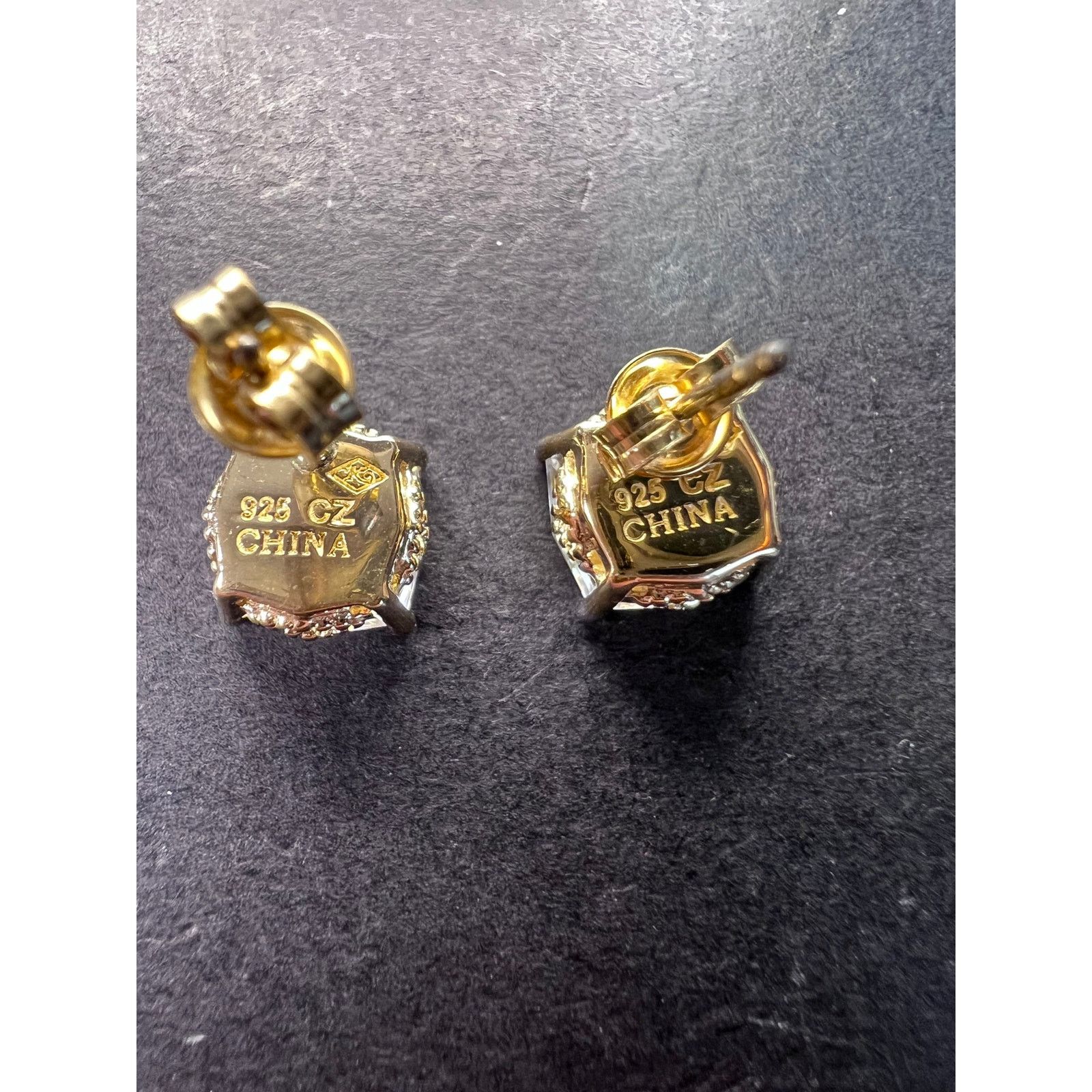 Other CZ radiant square YG vermeil stud earrings Size ONE SIZE - 10 Thumbnail
