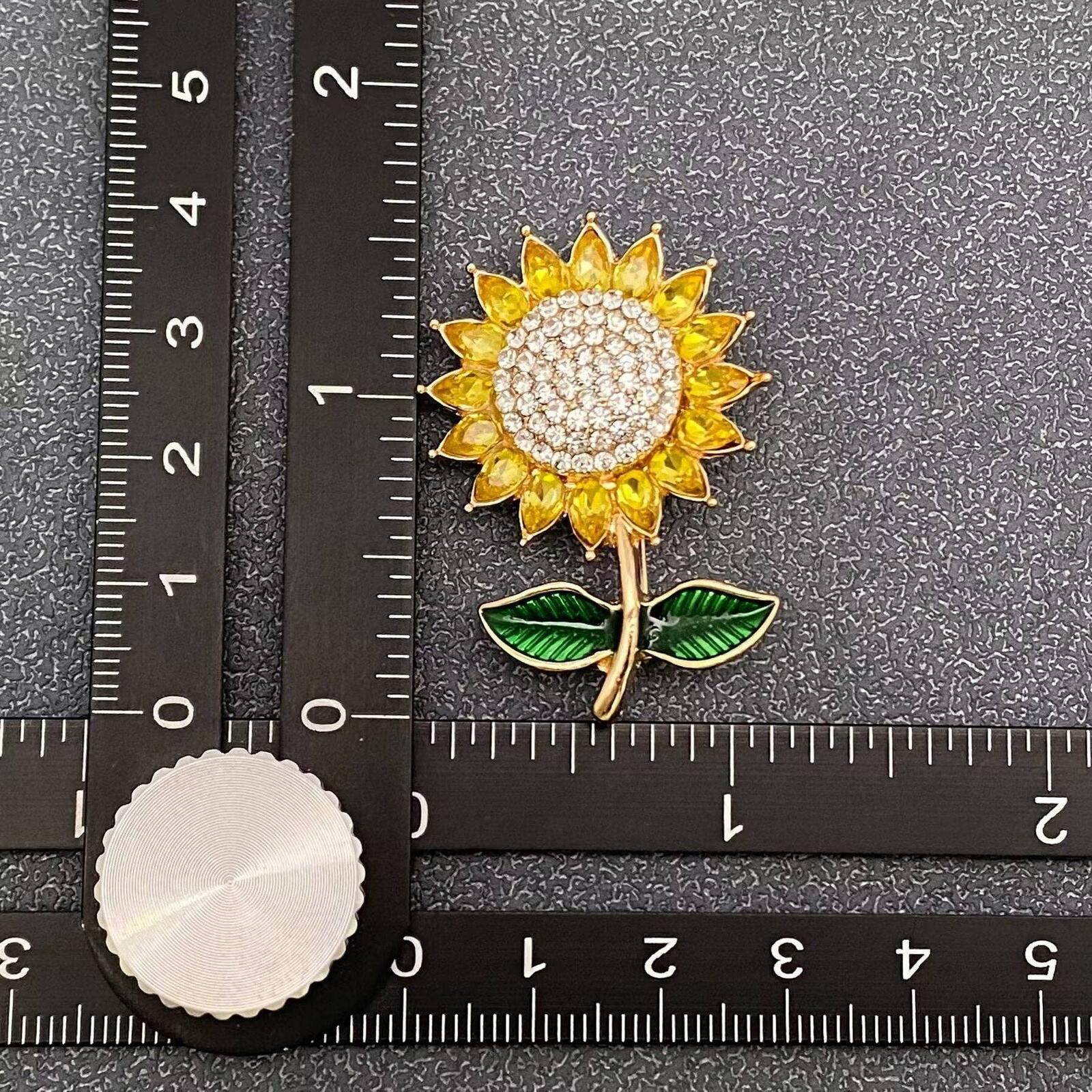 The Unbranded Brand Sunflower Brooch with Yellow and Clear Rhinestones Size ONE SIZE - 4 Thumbnail