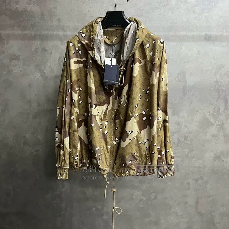 Louis Vuitton Louis Vuitton Beige full-print hooded long-sleeved jacket Size US S / EU 44-46 / 1 - 1 Thumbnail