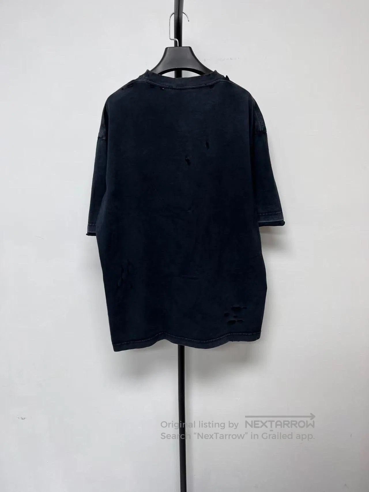 Balenciaga Balenciaga BB Logo Distressed Oversized Crewneck T-Shirt. Size US M / EU 48-50 / 2 - 2 Thumbnail