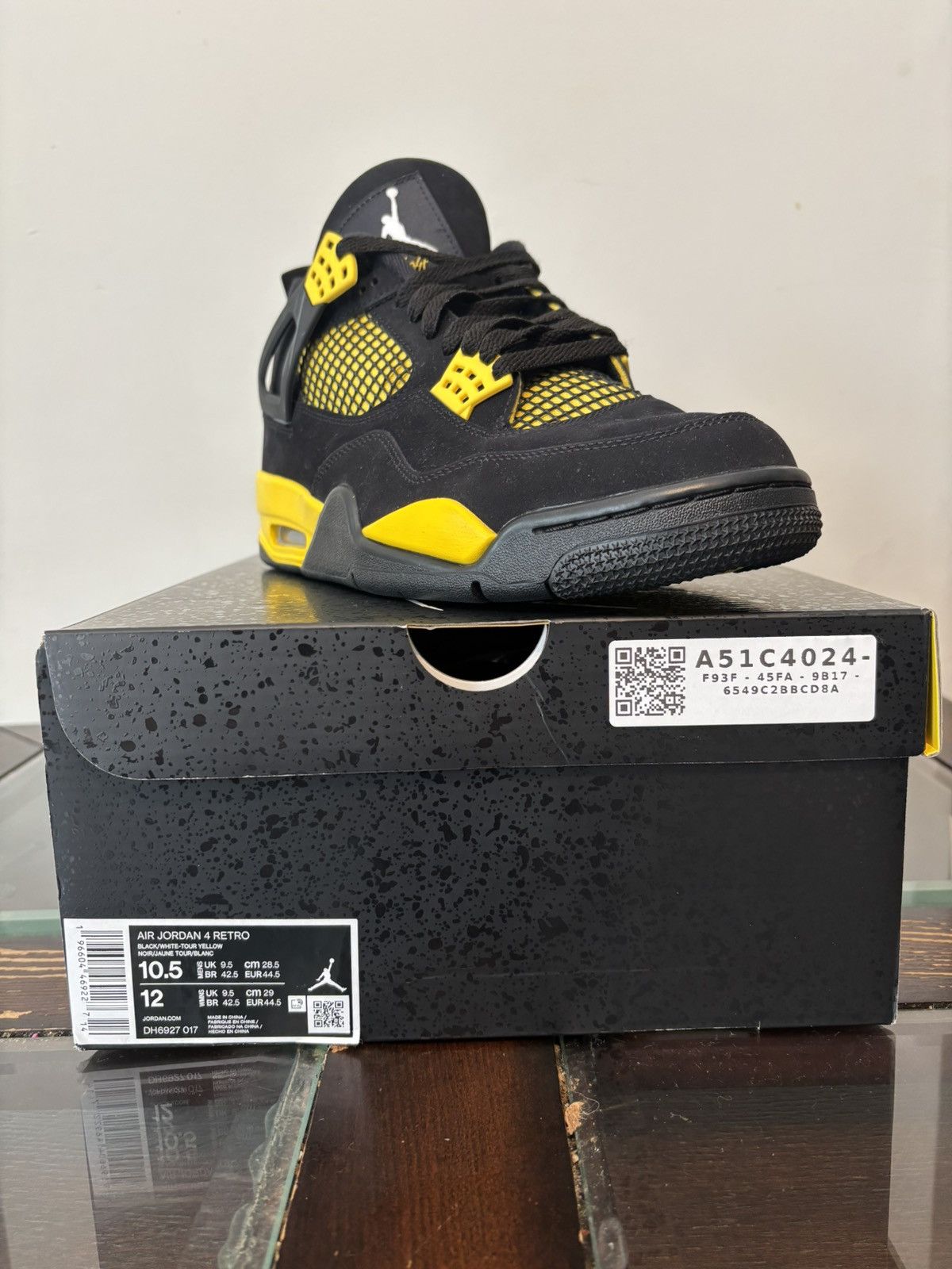 Jordan Brand Jordan Retro 4 Thunder Size US 10.5 / EU 43-44 - 1 Thumbnail