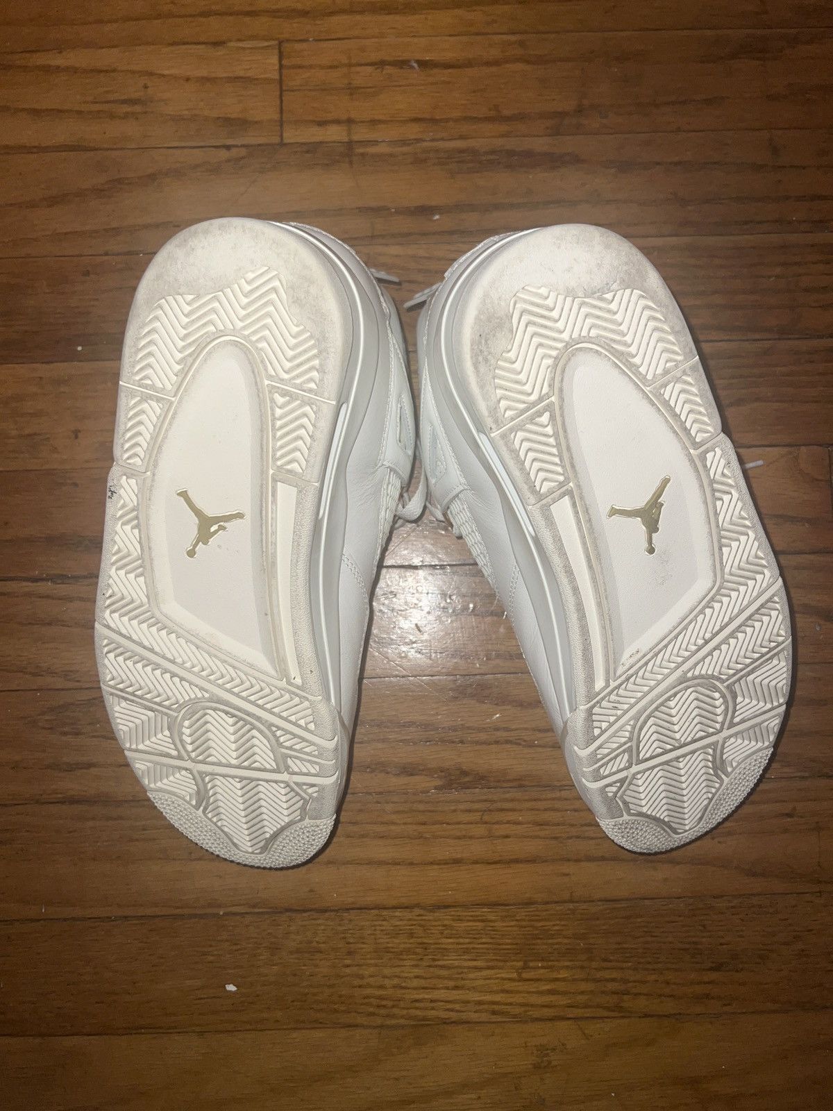 Jordan Brand × Nike Excellent condition white gold Jordan Size US 10 / EU 43 - 5 Thumbnail