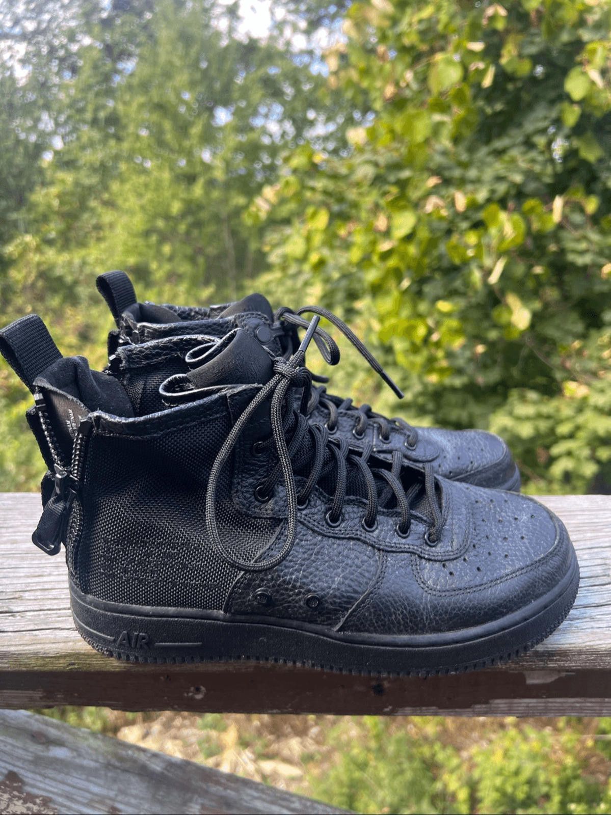Nike Nike SF Air Force 1 Mid Triple Black Boys 6Y Athletic shoes Size US 6 / EU 39 - 2 Thumbnail