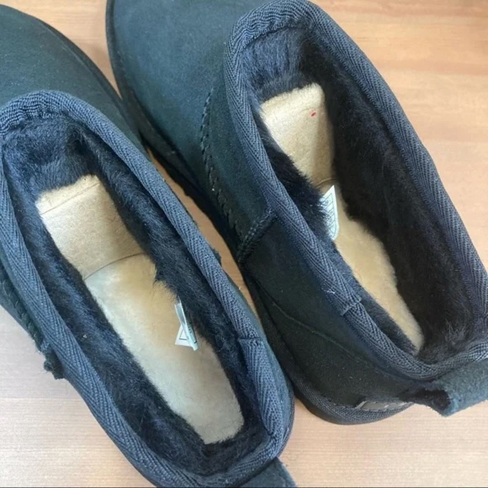 Ugg UGG Women's Classic Ultra Mini Booties Black Boots Size 8 Size US 8 / IT 38 - 7 Thumbnail