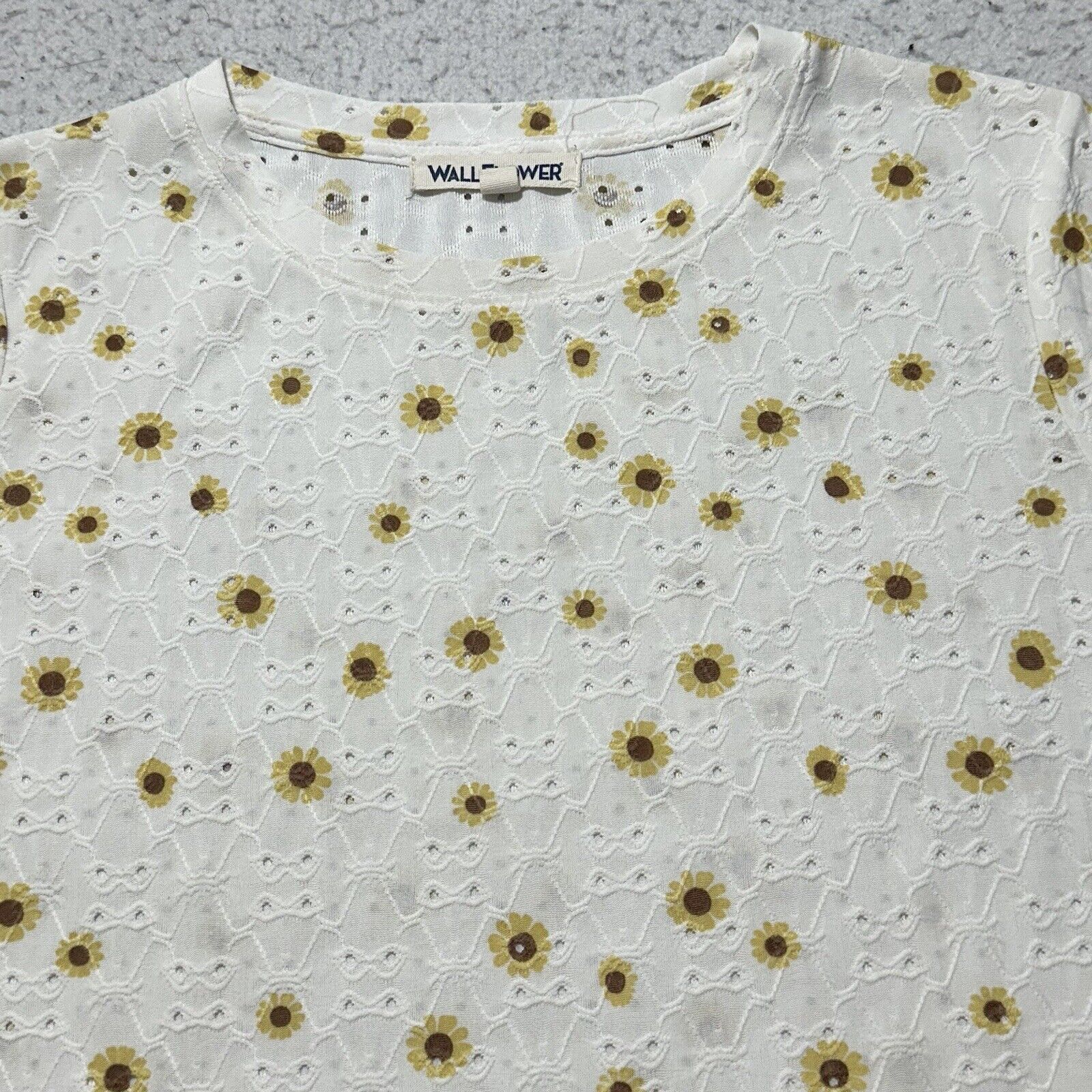 Other Wallflower Large White Sunflower Eyelet T Shirt Top Size L / US 10 / IT 46 - 2 Thumbnail
