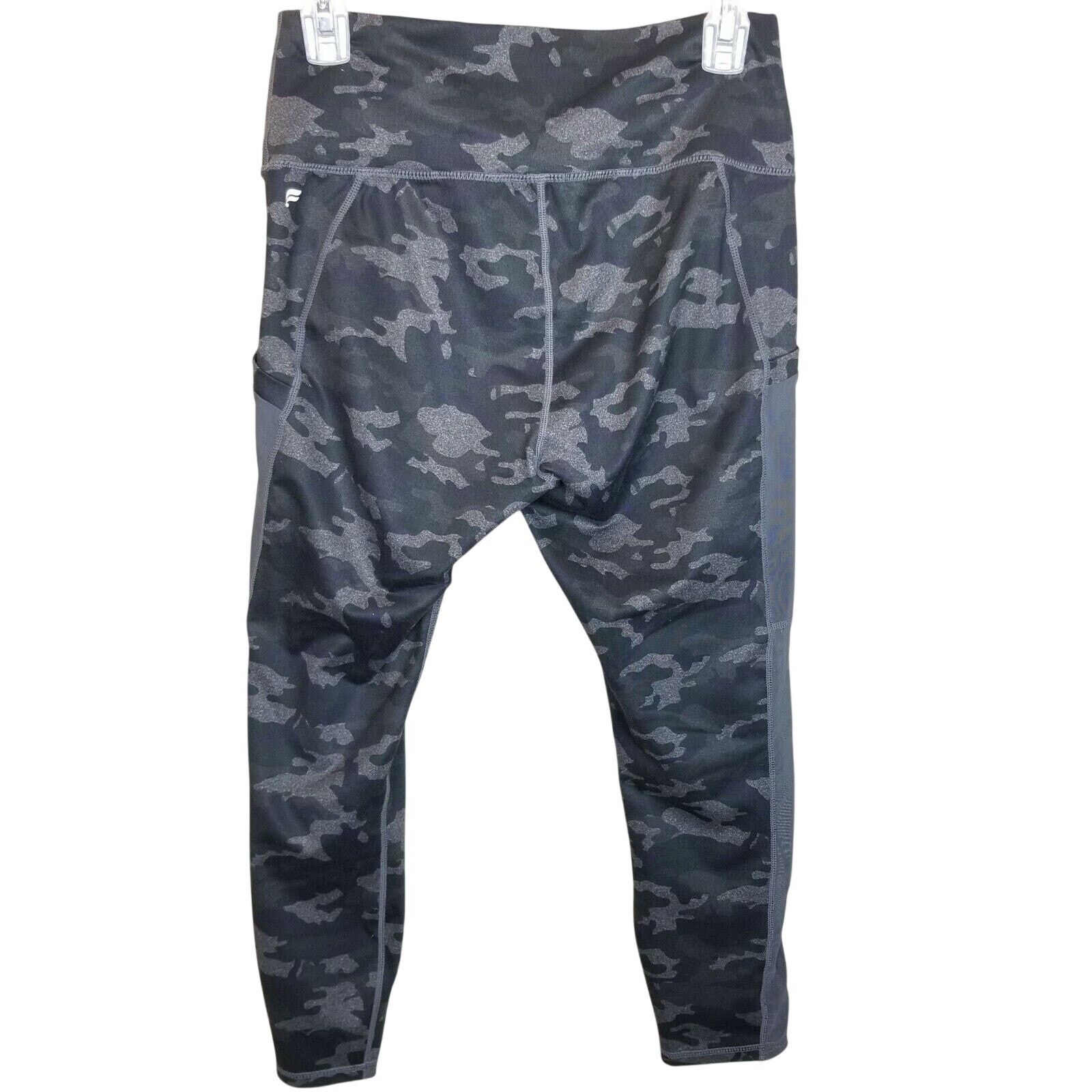 Fabletics Fabletics Womens Camo Crop Leggings Size M Stretch Yoga Size 28" / US 6 / IT 42 - 7 Thumbnail