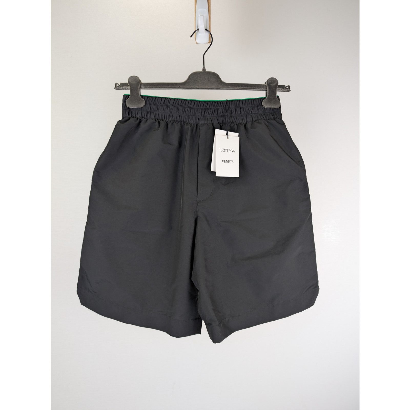 Bottega Veneta o1rshd1 Lightweight Technical Nylon Shorts in Black Size US 30 / EU 46 - 9 Thumbnail