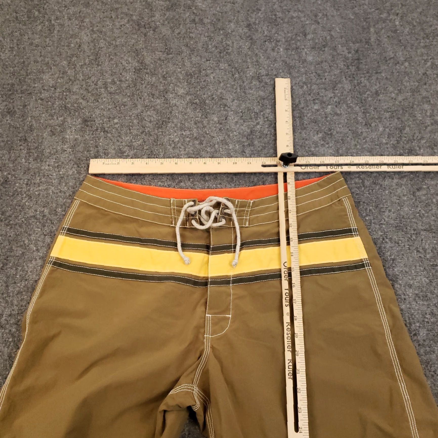 J.Crew J. Crew Shorts Mens Size 34 Brown Drawstring Beach Summer Board Casual Logo Size US 34 / EU 50 - 4 Thumbnail