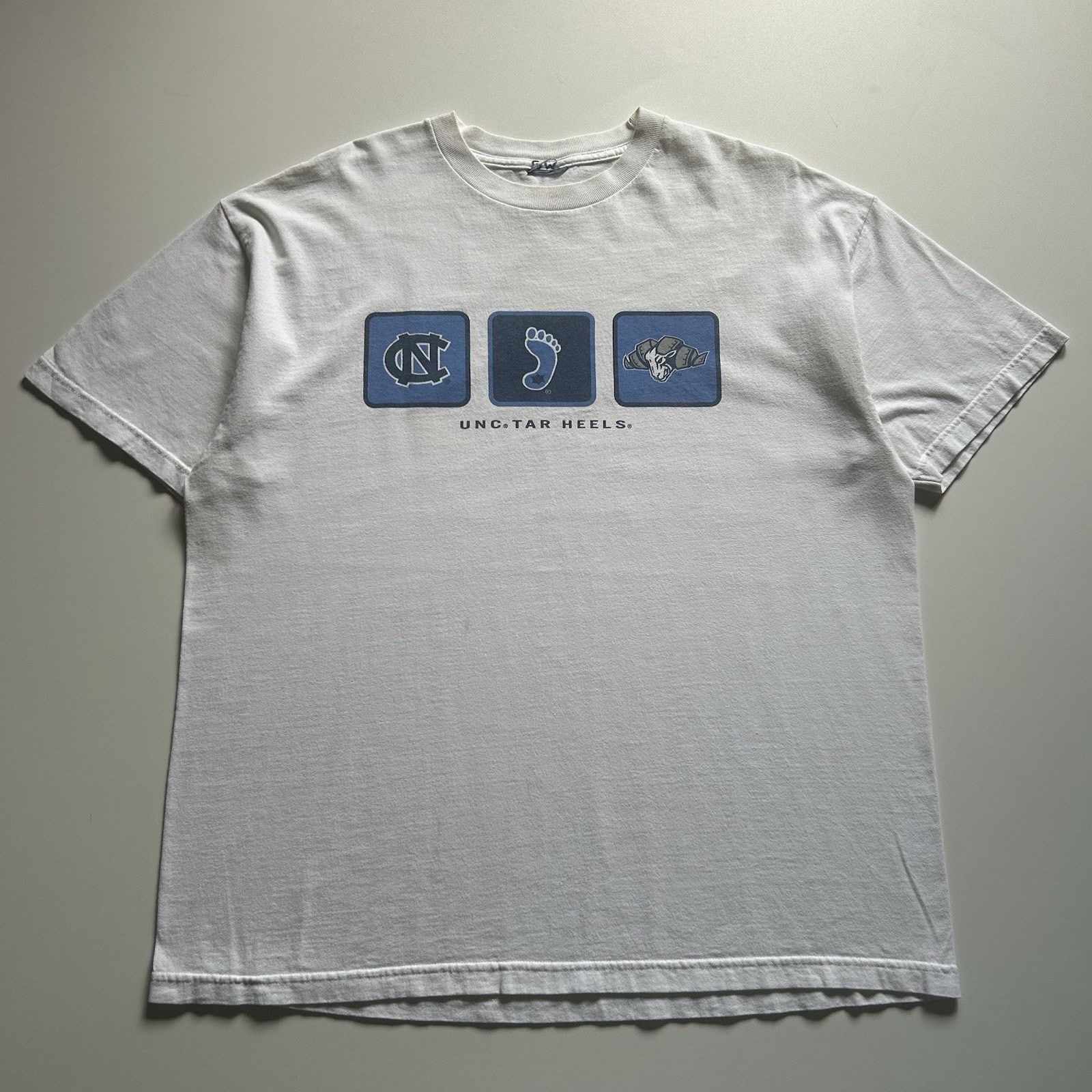 NCAA Vintage UNC Tar Heels T Shirt XL Y2K North Carolina NCAA Art Size US XL / EU 56 / 4 - 1 Thumbnail