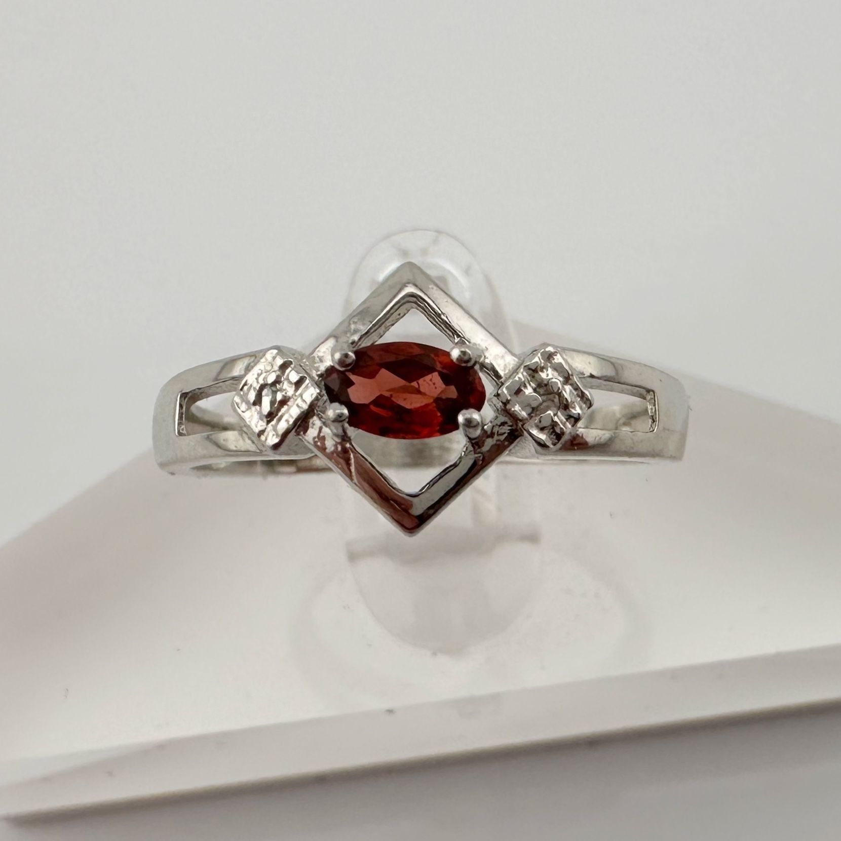 Other Romanitc and Beautiful Natural Garnet Ring Size 8 Size ONE SIZE - 4 Thumbnail