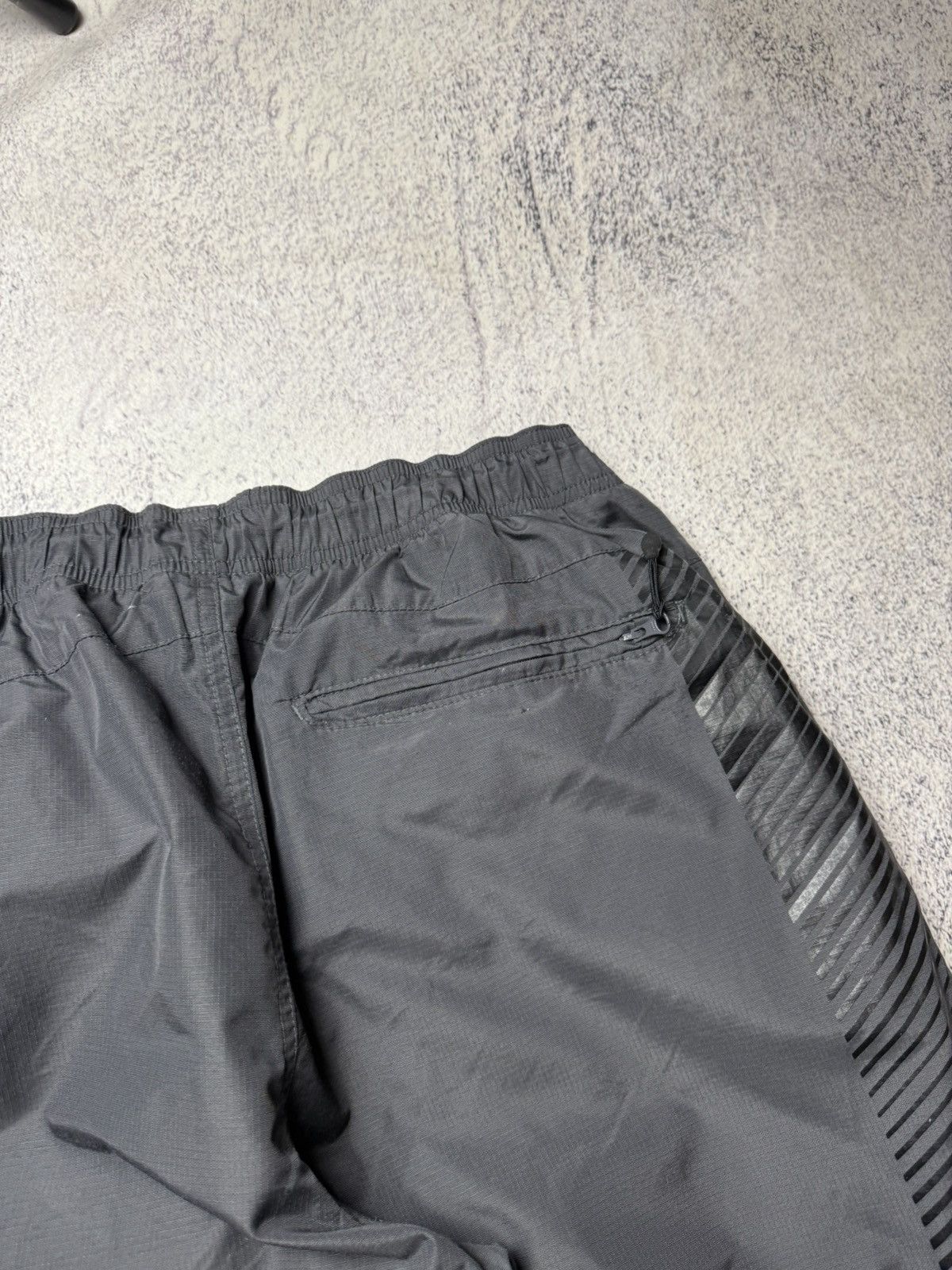Nike Vintage Nike Air Max Drill Pants Japanese Y2K Gorpcore Size US 34 / EU 50 - 19 Thumbnail