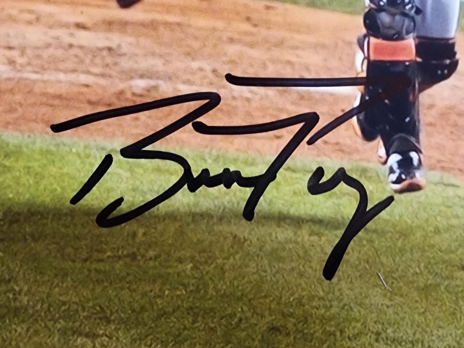 Unknown London Buster Posey & Sergio Romo Signed Giants World Series 8x10 Size ONE SIZE - 2 Thumbnail