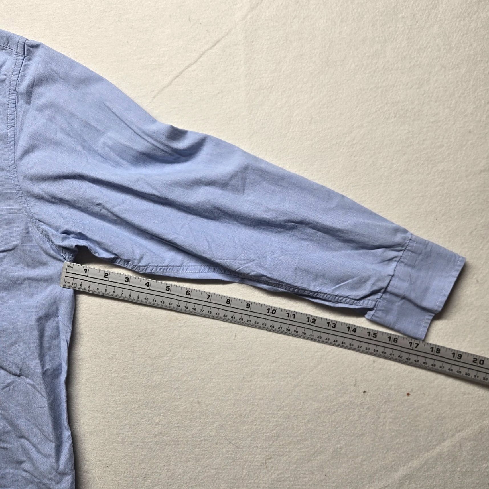 Izod IZOD Dress Shirt Solid Blue Long Sleeve Button-Up XL Regular Fit Mens Size US XL / EU 56 / 4 - 5 Thumbnail