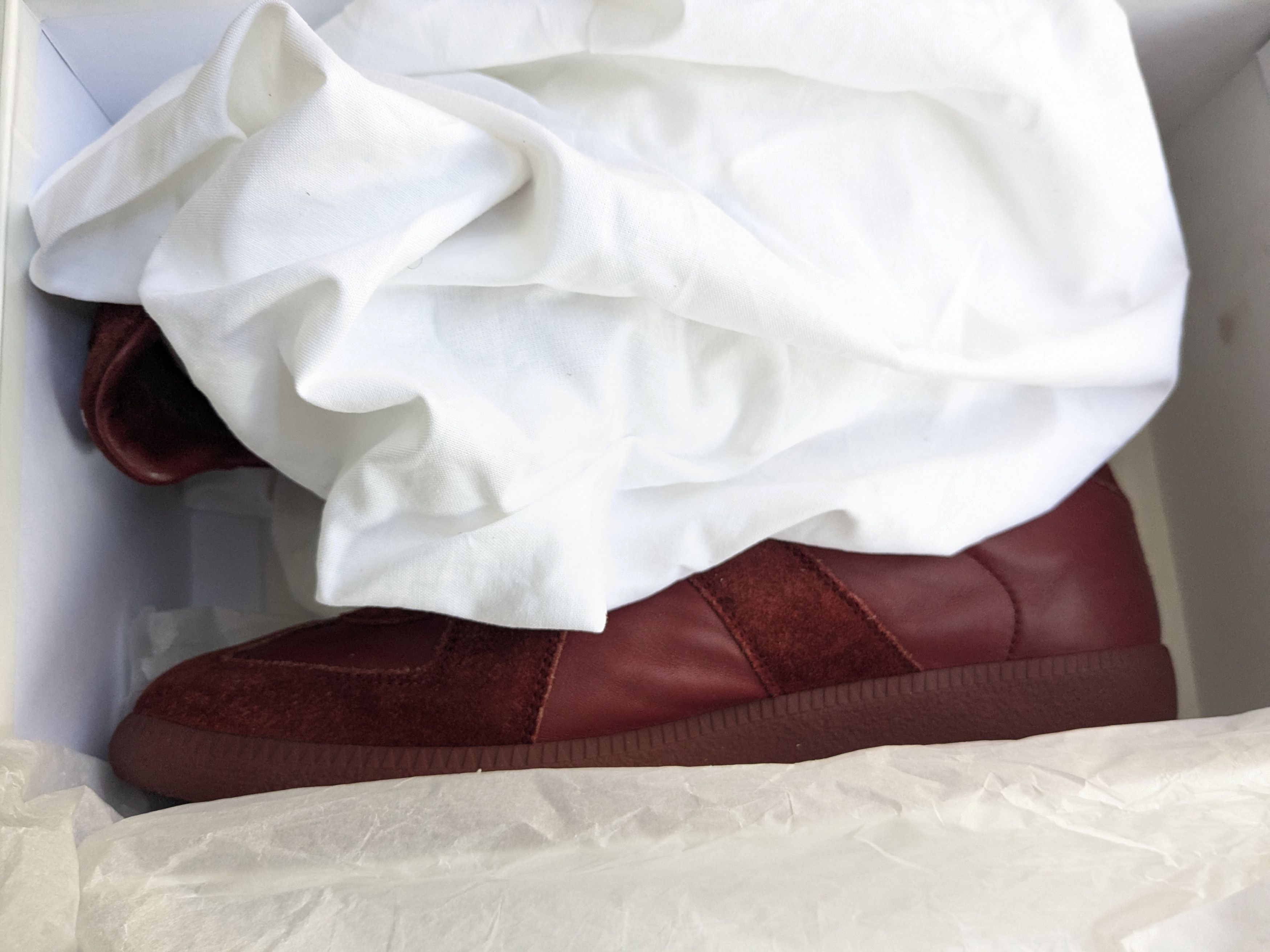 Maison Margiela Maison Margiela GAT Replica Burgundy 10 43 Low Tops Size US 10 / EU 43 - 20 Thumbnail