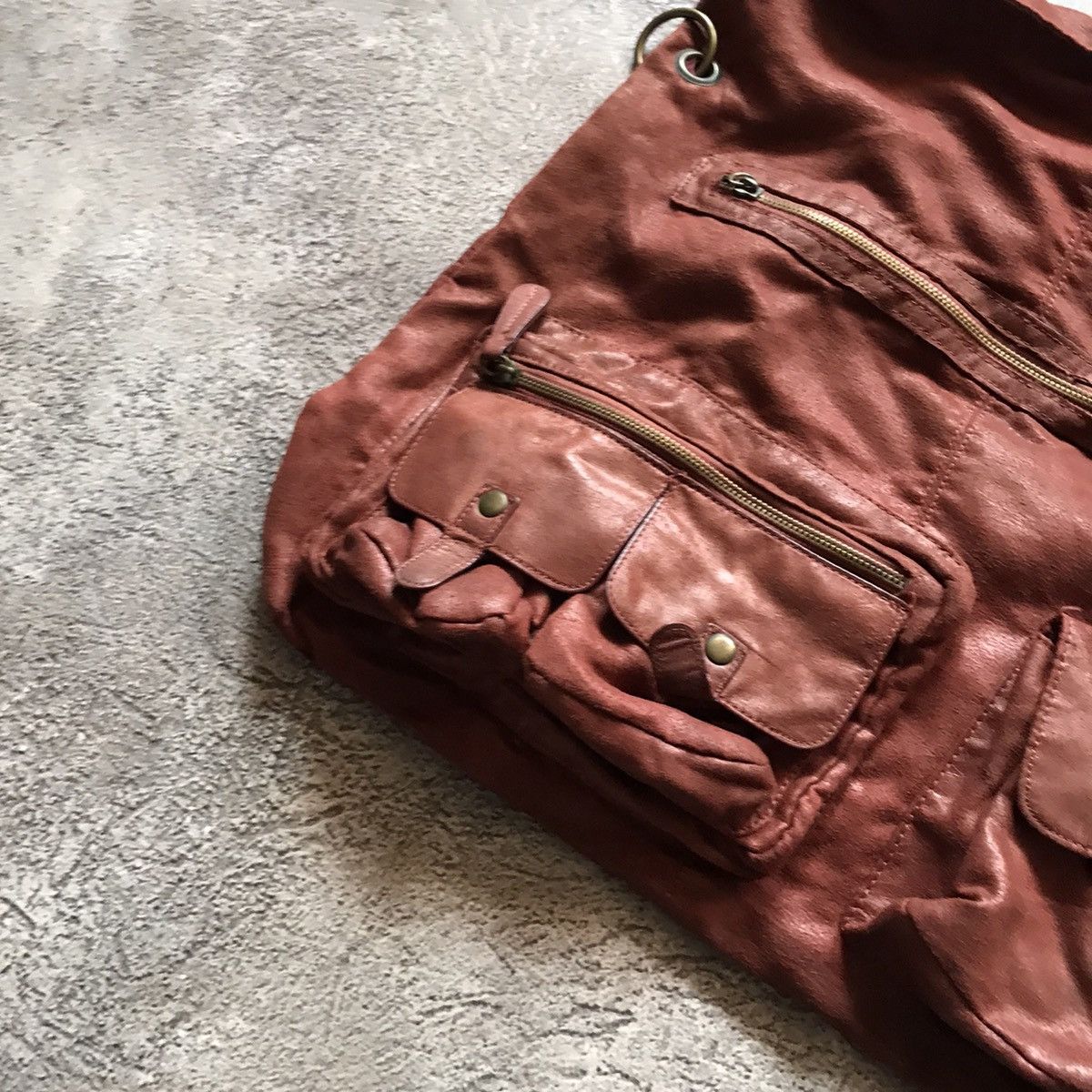 Vintage Vintage 90s Crossbody Bag Distressed Burgundy Y2K Streetwear Size ONE SIZE - 3 Thumbnail