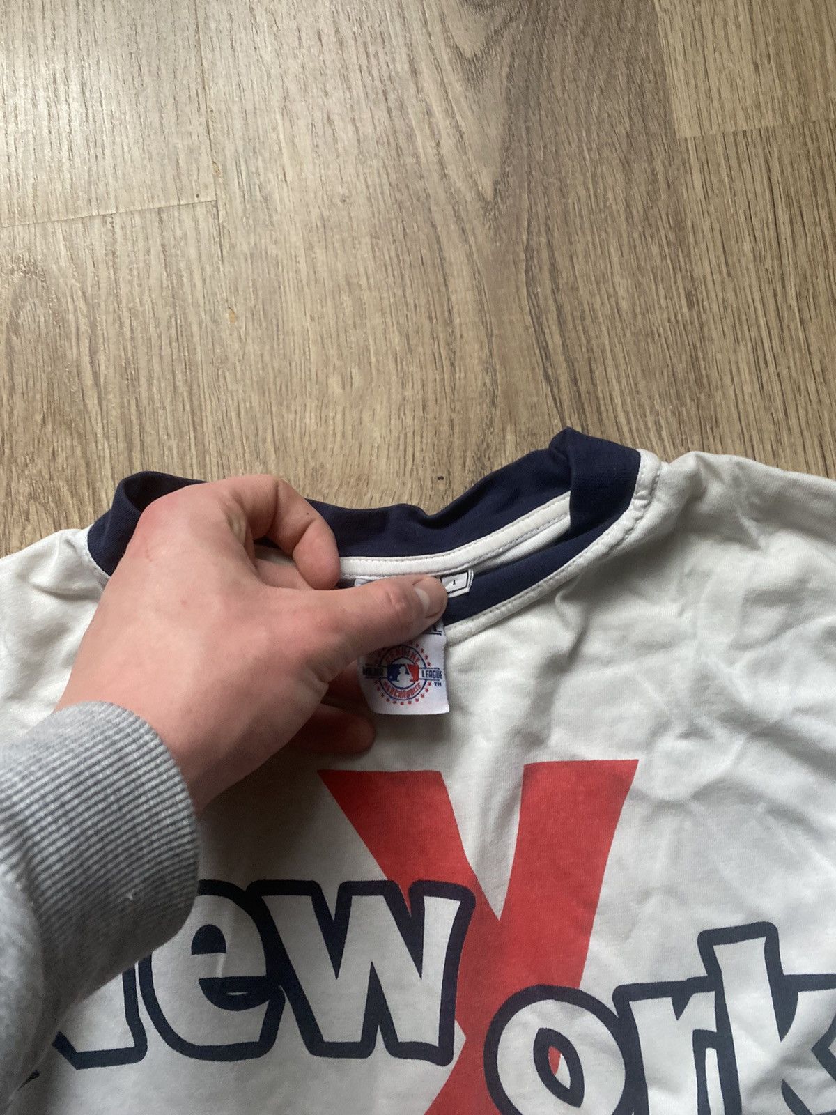 MLB × New York Yankees × Vintage Vintage 90s Yankees New York Big Logo MLB Y2K majestic Shirt Size US L / EU 52-54 / 3 - 4 Thumbnail