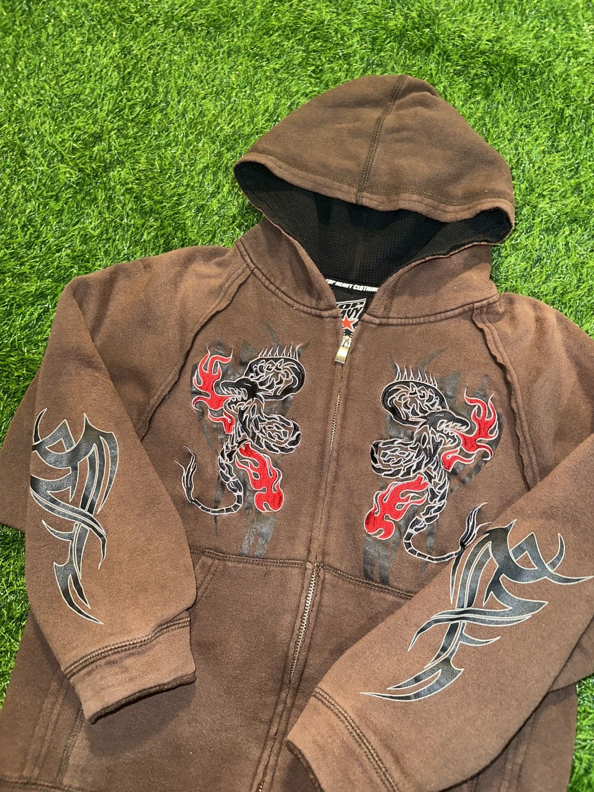 Vintage Vintage y2k top heavy streetwear dragon hoodie size small Size US S / EU 44-46 / 1 - 2 Thumbnail