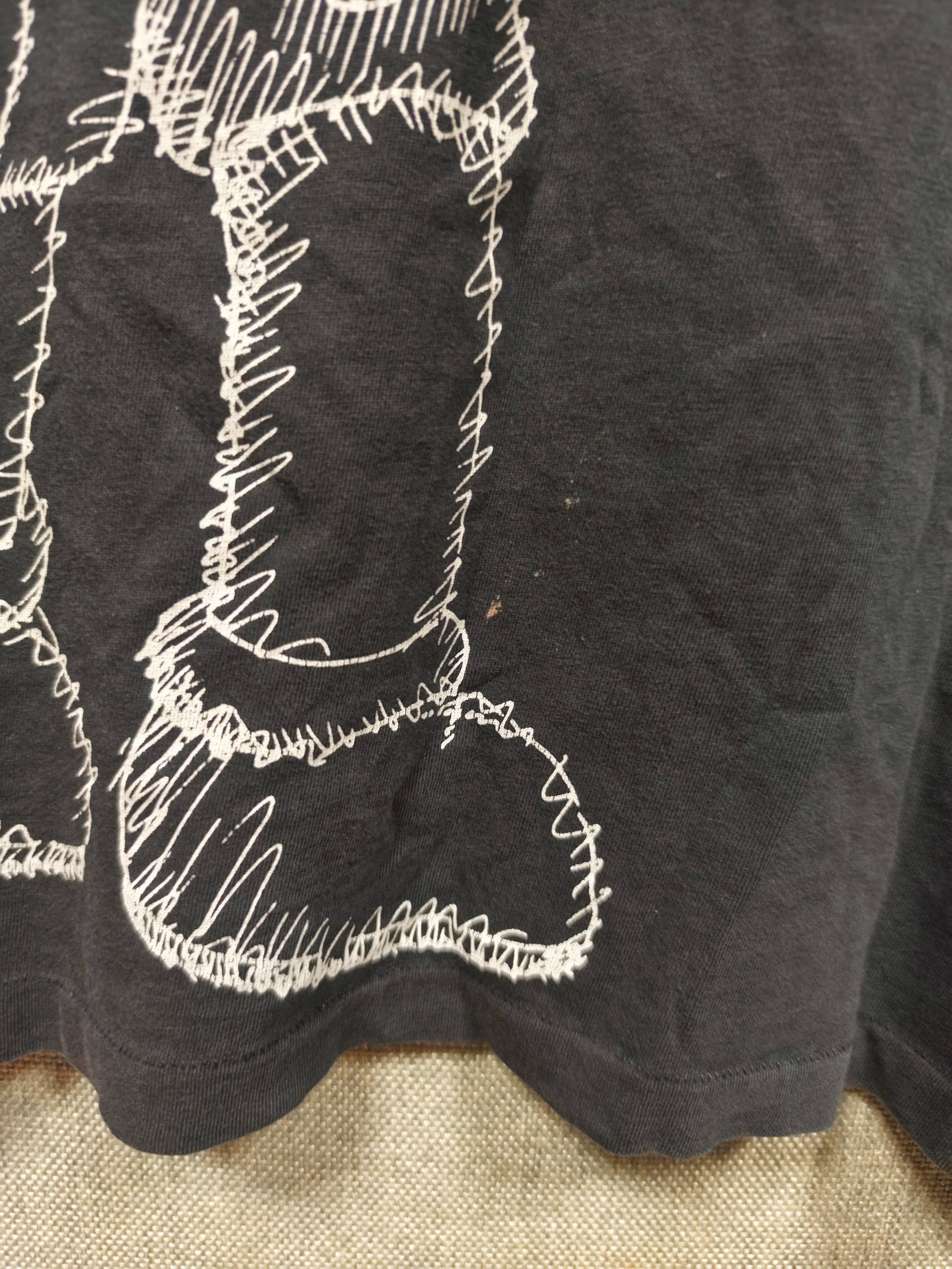 Kaws T shirt kaws x uniqlo Size US L / EU 52-54 / 3 - 6 Thumbnail