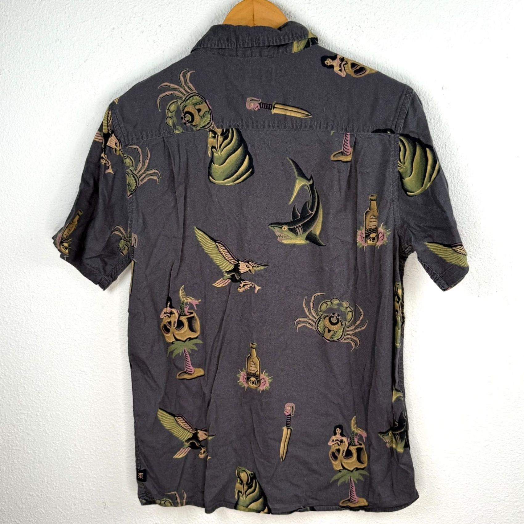 Roark Roark Shirt Mens M Short Sleeve Button Up Outdoors Floral Classic Fit Beach Outdoor Pattern Multicolor Button-Down Collar Mens Size US M / EU 48-50 / 2 - 8 Thumbnail
