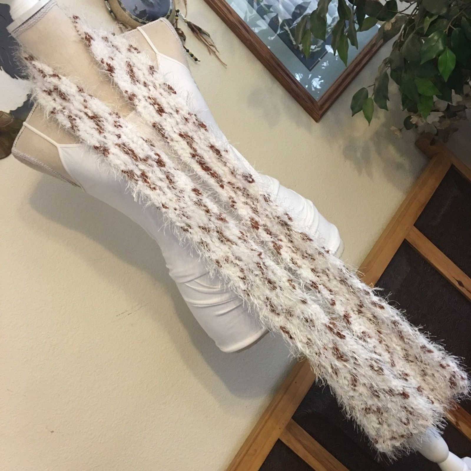 Other Brown and white fluffy eyelash scarf wrap sash Size ONE SIZE - 5 Thumbnail