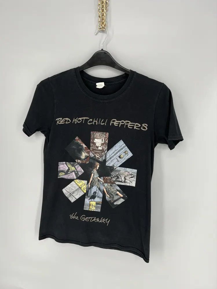 Band Tees × Vintage Y2K vintage Red Hot Chili Peppers Band tee Size US S / EU 44-46 / 1 - 3 Thumbnail