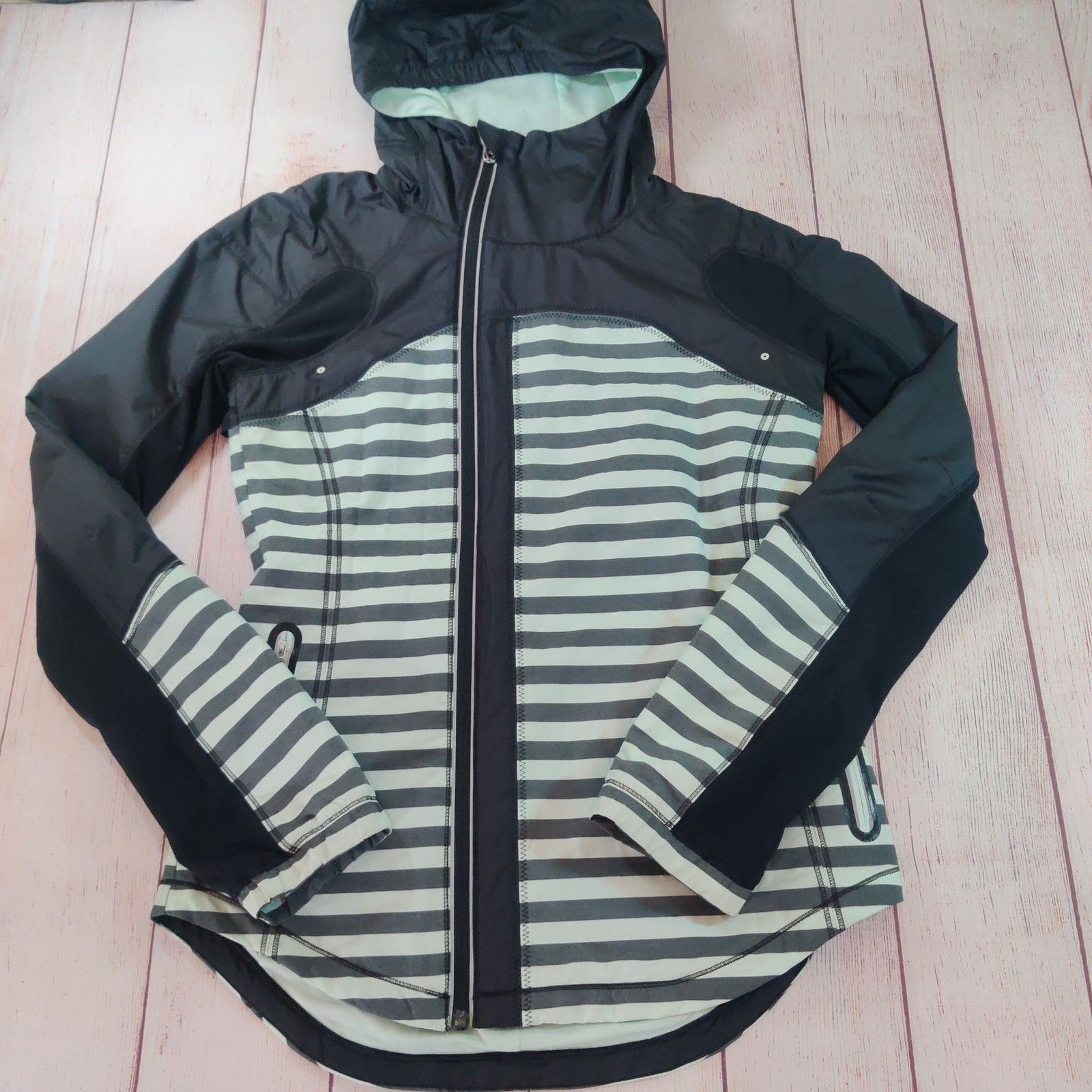 Lululemon Lululemon Run: Get Up And Glow Jacket *Reflective 360 Size S / US 4 / IT 40 - 7 Thumbnail
