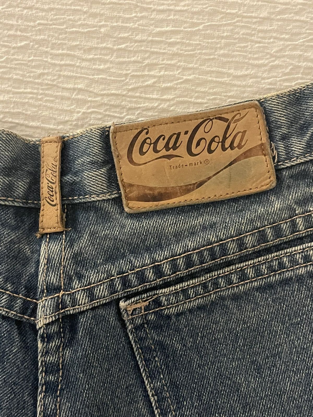 Épingles Et Visière Souvenir JO 1984 Los Angeles & Coca Cola Lillehammer 1986 - Occasion