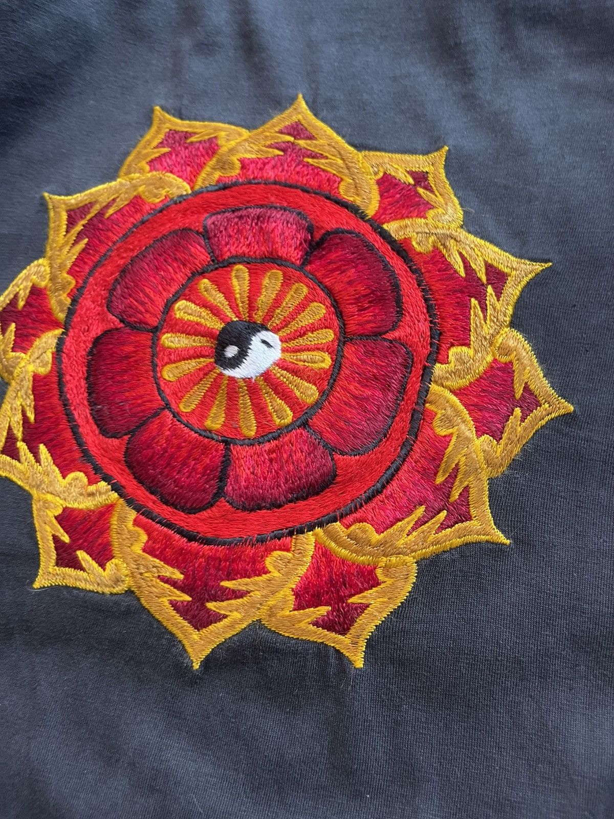 Vintage Vintage90s TiTex Nepal Hand Embroidered Mandala Yin Yang Tee Size US XL / EU 56 / 4 - 5 Thumbnail
