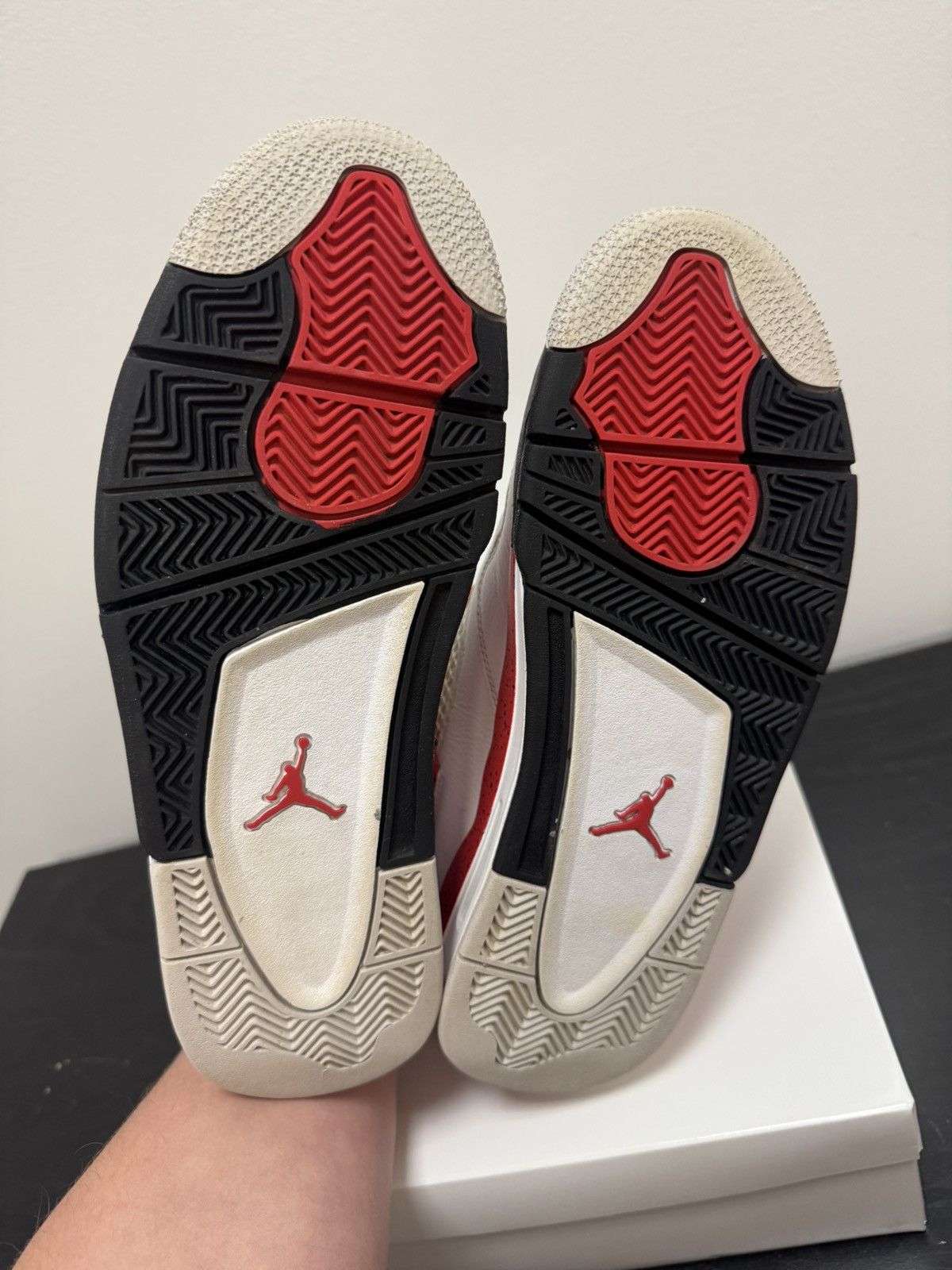 Jordan Brand Jordan 4 red cement Size US 9.5 / EU 42-43 - 5 Thumbnail