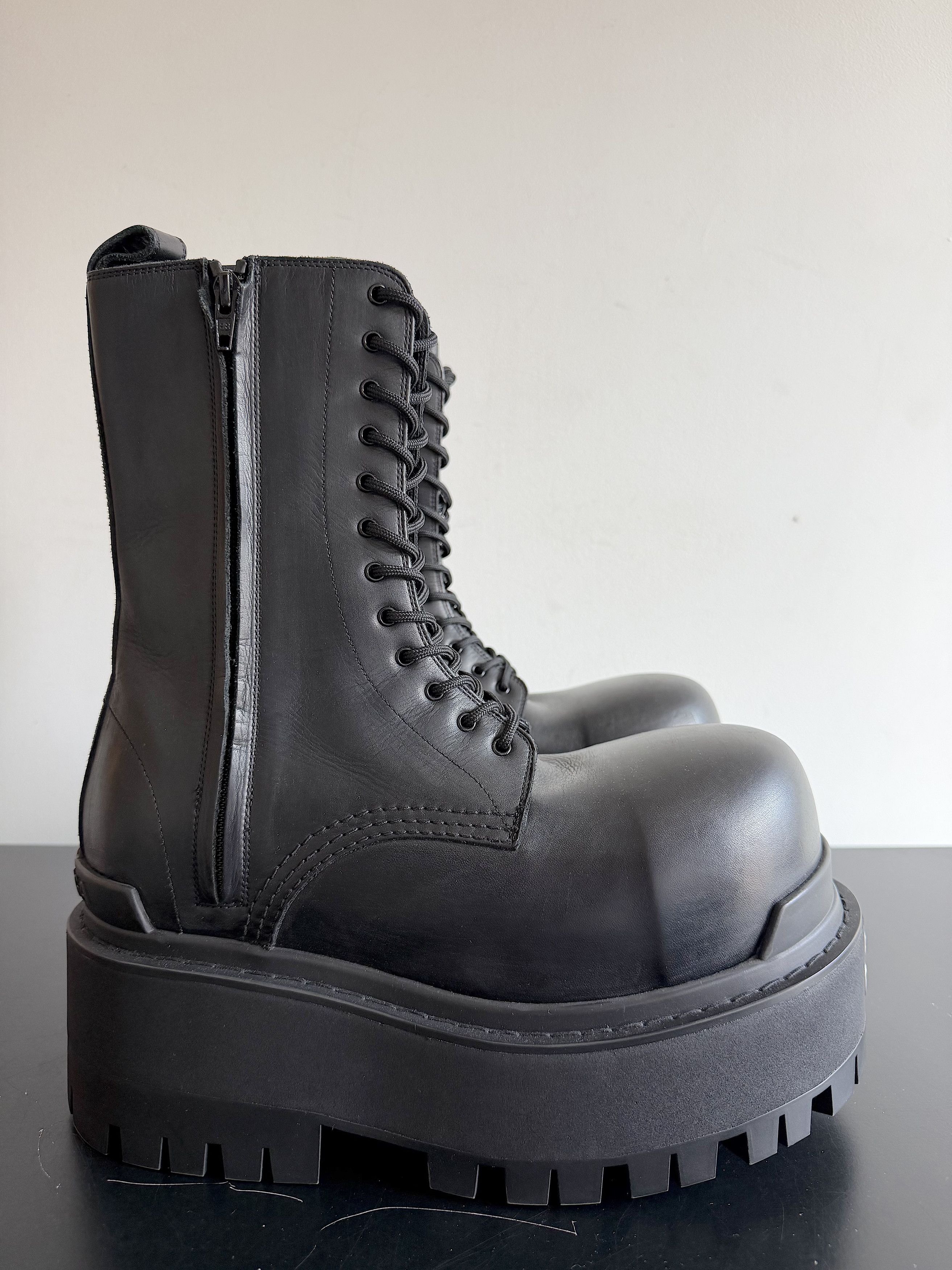 Balenciaga New Spring 25 Giant BB Hardware Boots (41) EU 41-42 US 8-9 Size US 8 / EU 41 - 6 Thumbnail