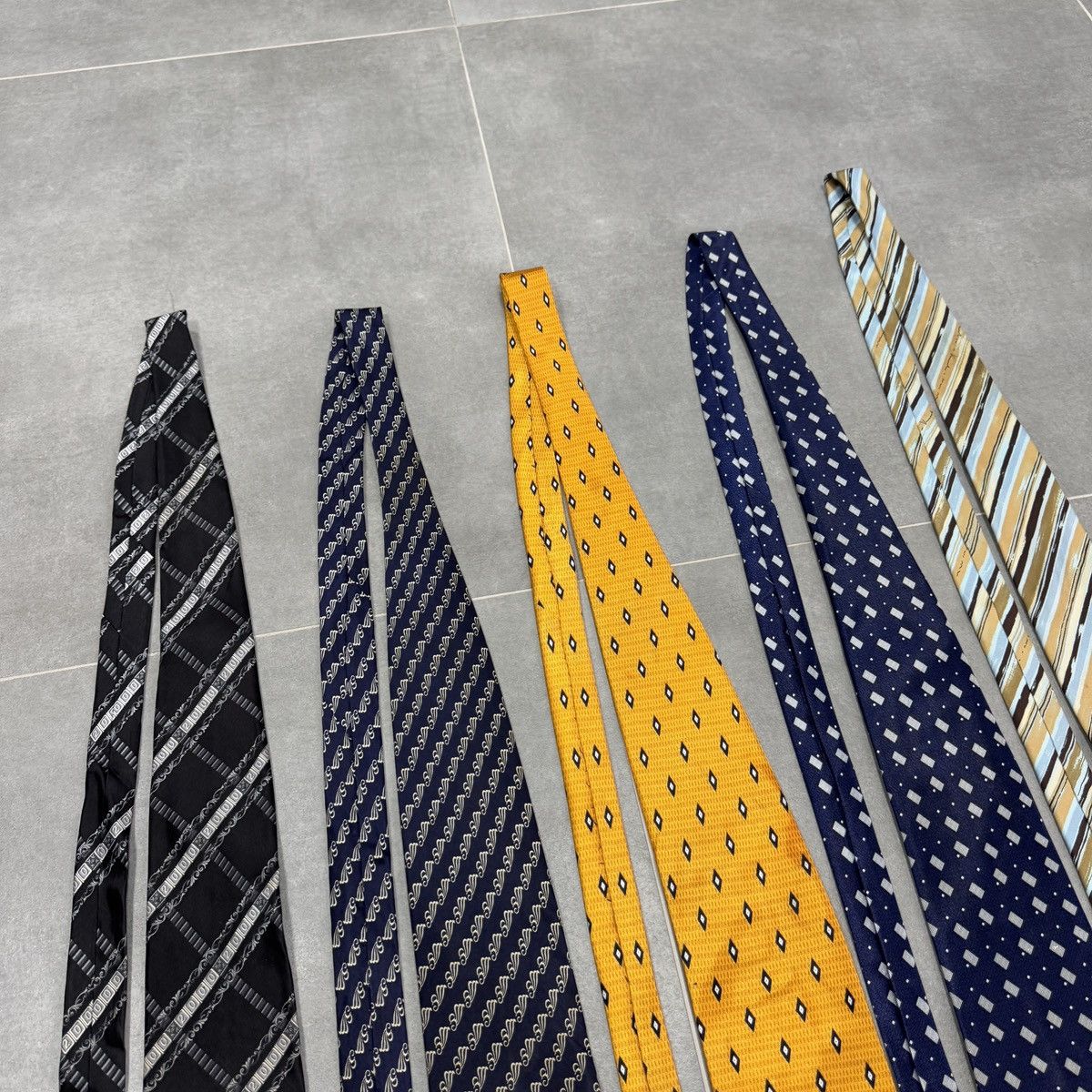 Versace × Vintage Vintage Gianni Versace Silk Ties x5 Size ONE SIZE - 20 Thumbnail