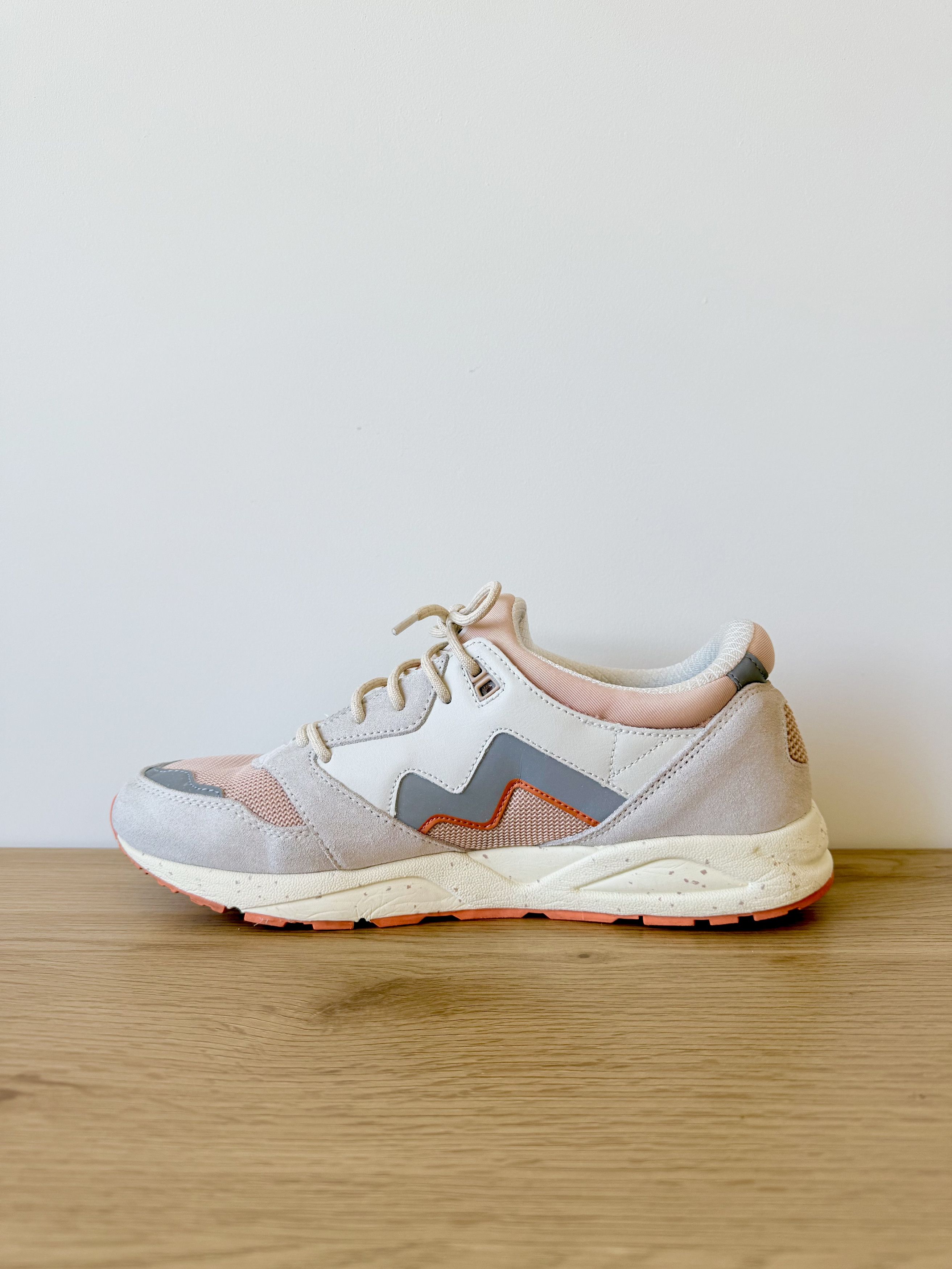 Karhu Karhu Aria 95 Low Top Sneakers US11 Size US 11 / EU 44 - 2 Thumbnail