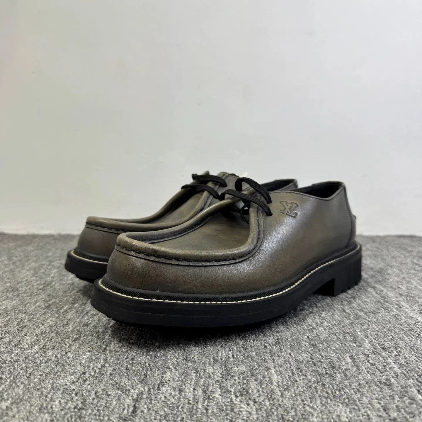 Louis Vuitton Green Leather Lace-Up Shoes Size 6.5. Size US 6.5 / EU 39-40 - 1 Thumbnail
