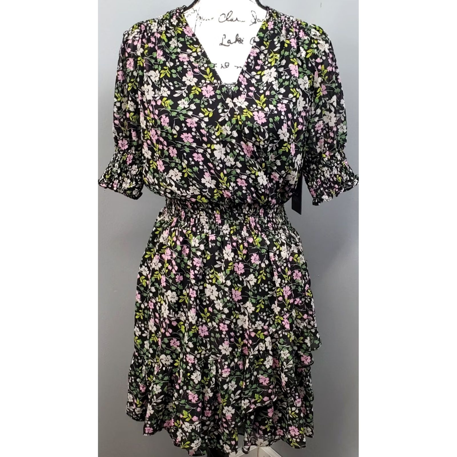 Vince Camuto Vince Camuto Fit & Flare Dress Women XS Multi Floral Smocked Waist Surplice Neck Size XS / US 0-2 / IT 36-38 - 2 Thumbnail