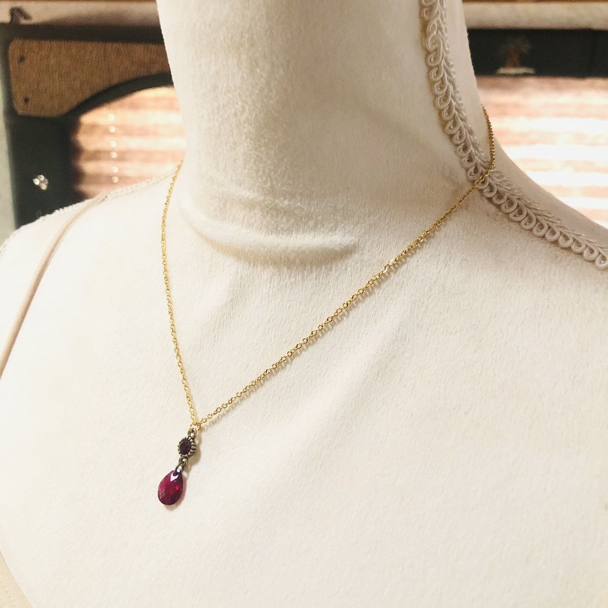 Handmade Handcrafted vintage faceted red glass dangle necklace Size ONE SIZE - 3 Thumbnail