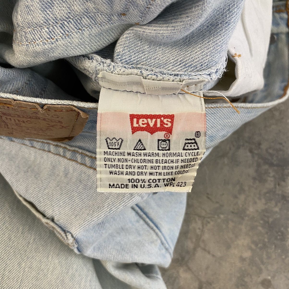 Levi's Vintage 90’s Levis 501 Light Blue Jeans Size US 31 - 22 Thumbnail