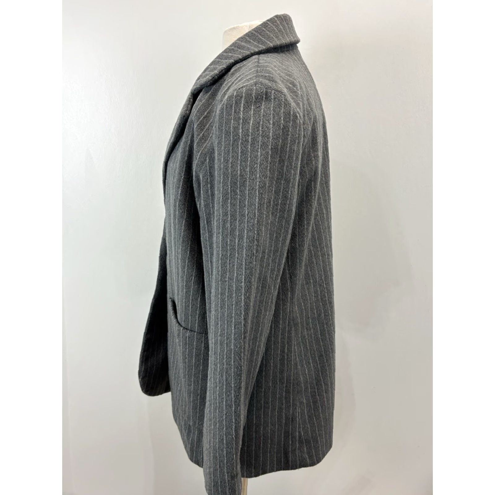 Vintage Universal Thread Relaxed Fit Blazer Jacket Sz Large Women’s Grey Pinstripe Lined Size L / US 10 / IT 46 - 2 Thumbnail